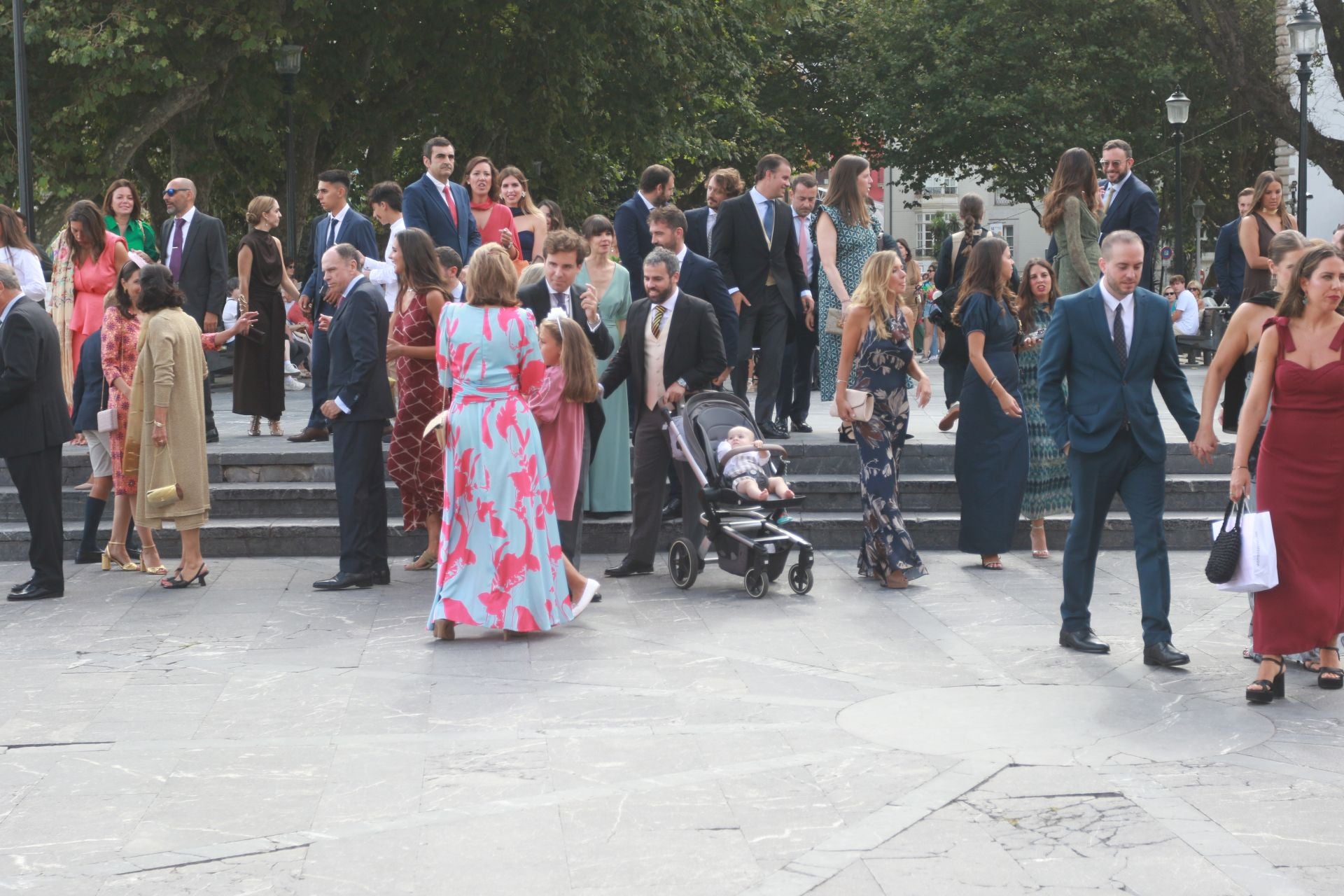 Los invitados a la boda en Gijón de Corín Castro y Javier Barreiro