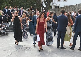 Los invitados a la boda en Gijón de Corín Castro y Javier Barreiro