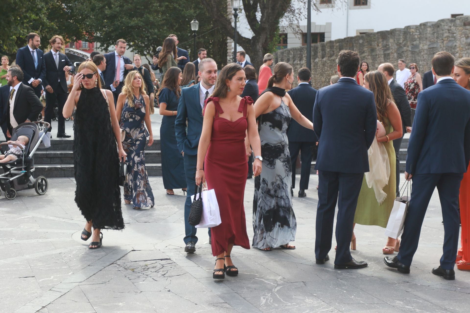 Los invitados a la boda en Gijón de Corín Castro y Javier Barreiro
