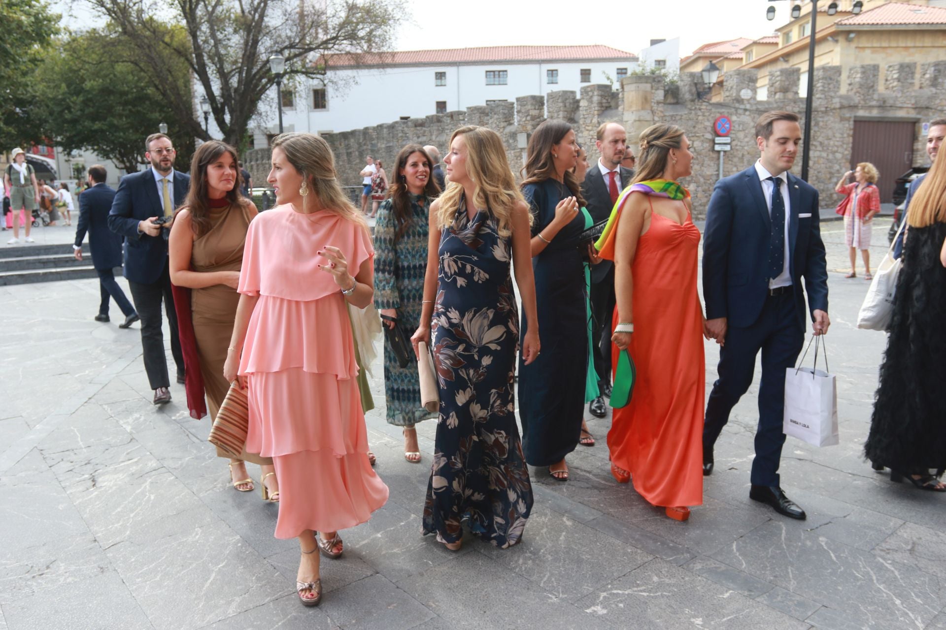 Los invitados a la boda en Gijón de Corín Castro y Javier Barreiro