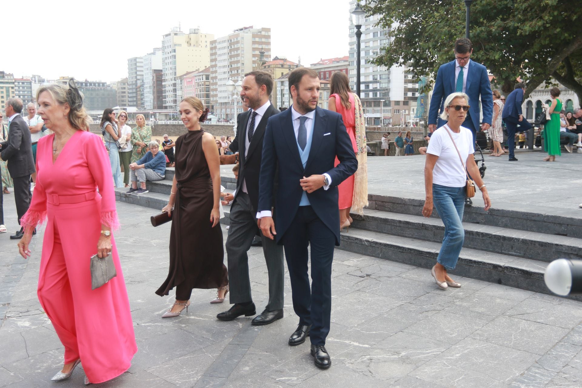 Los invitados a la boda en Gijón de Corín Castro y Javier Barreiro