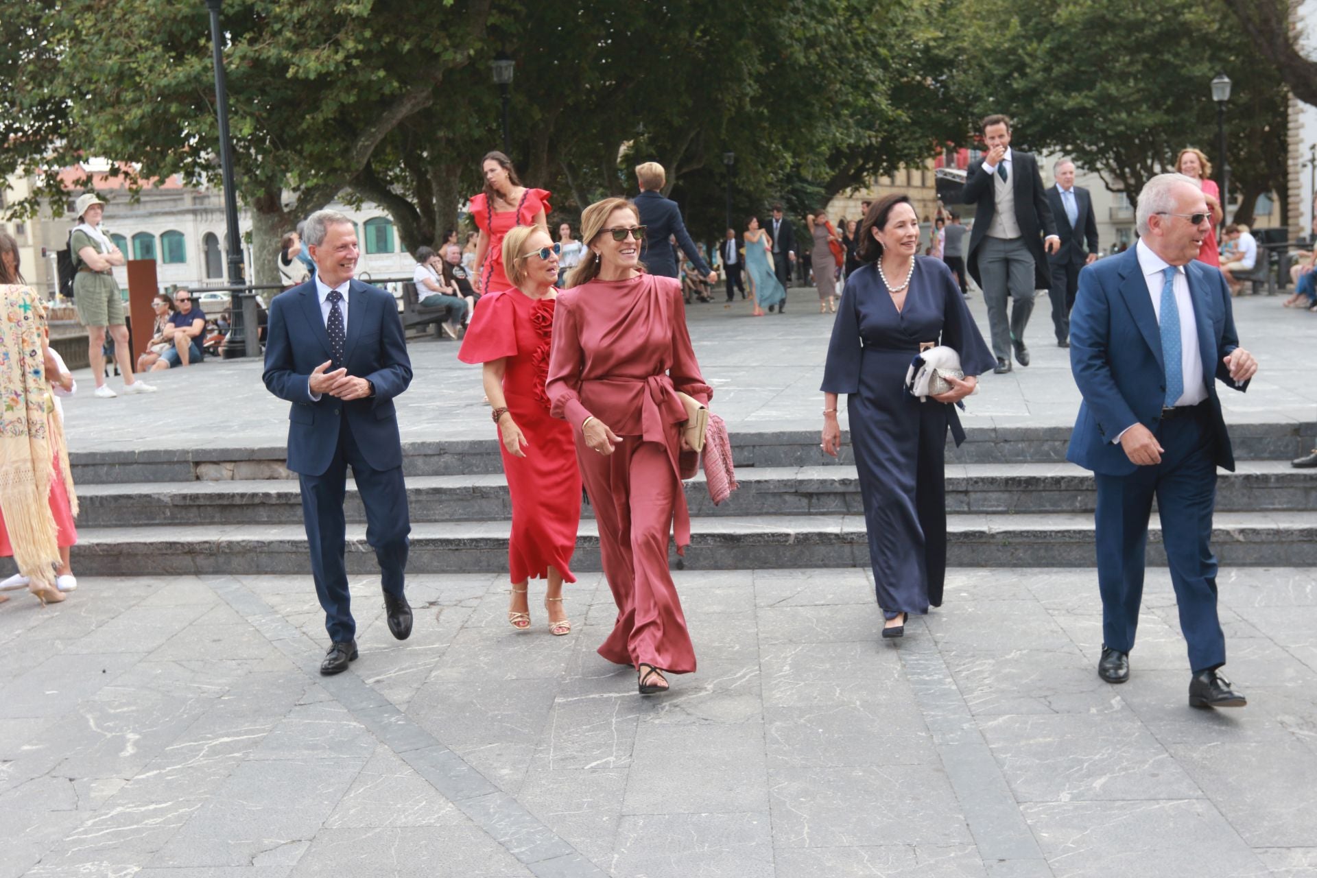 Los invitados a la boda en Gijón de Corín Castro y Javier Barreiro