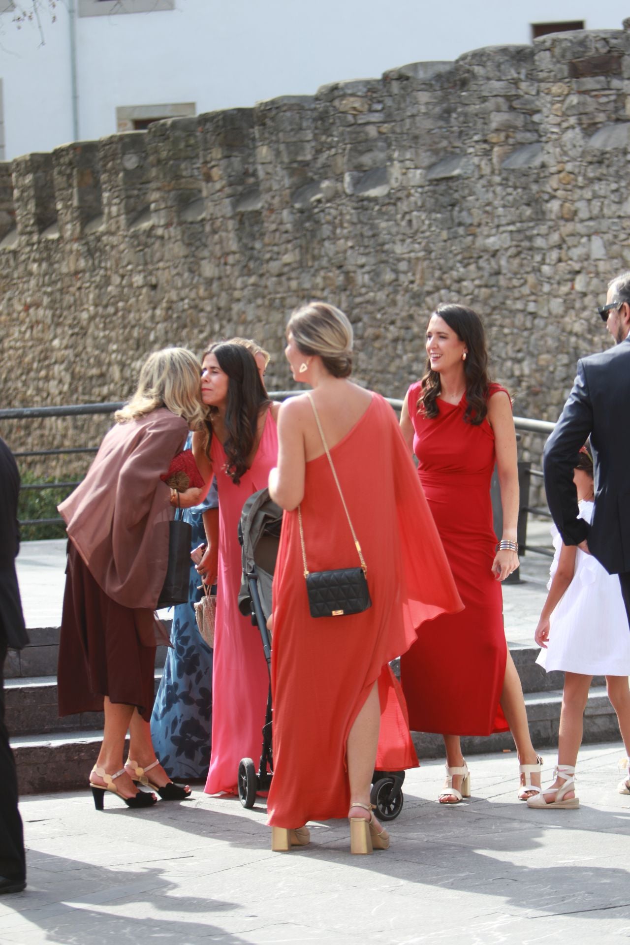 Los invitados a la boda en Gijón de Corín Castro y Javier Barreiro