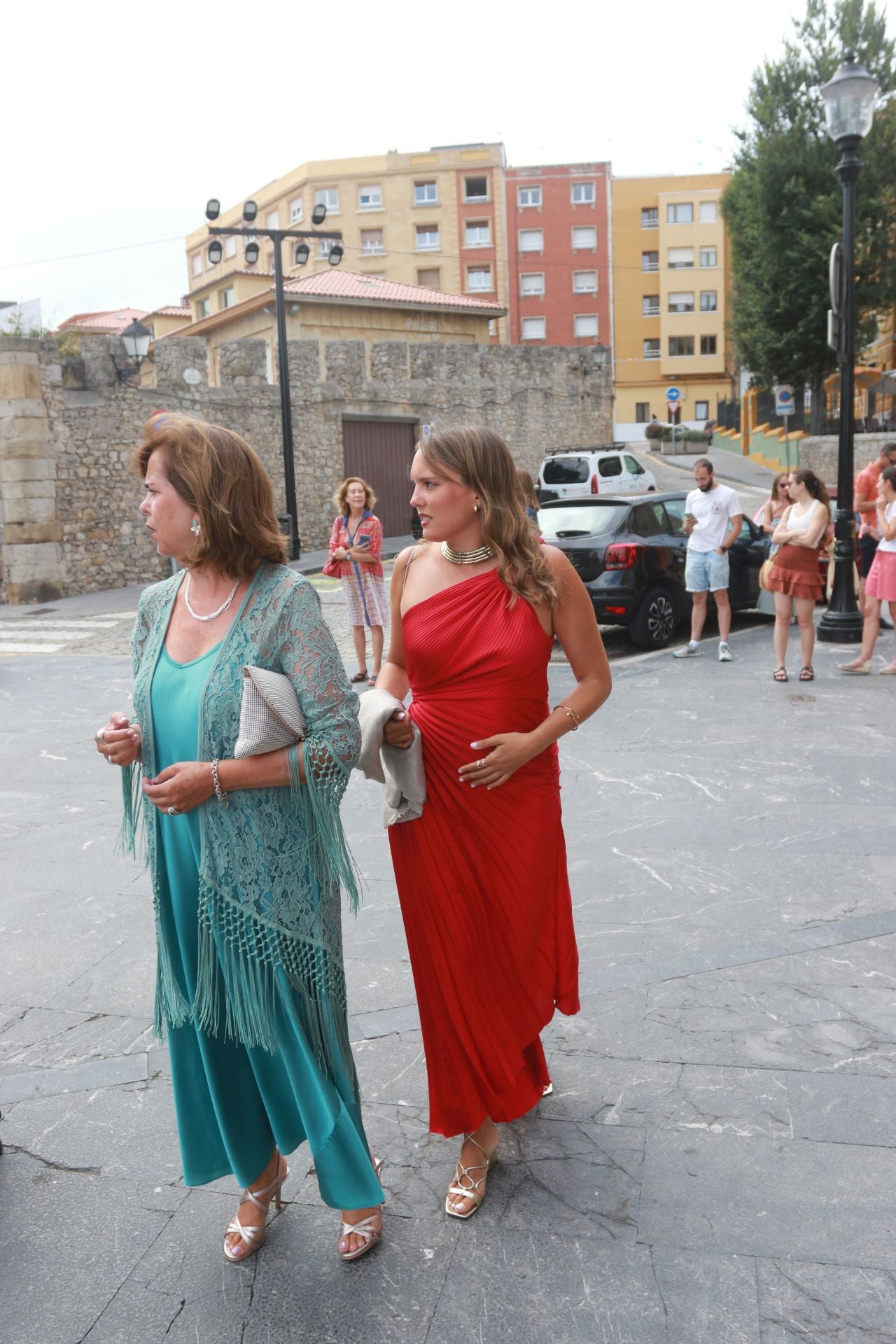 Los invitados a la boda en Gijón de Corín Castro y Javier Barreiro