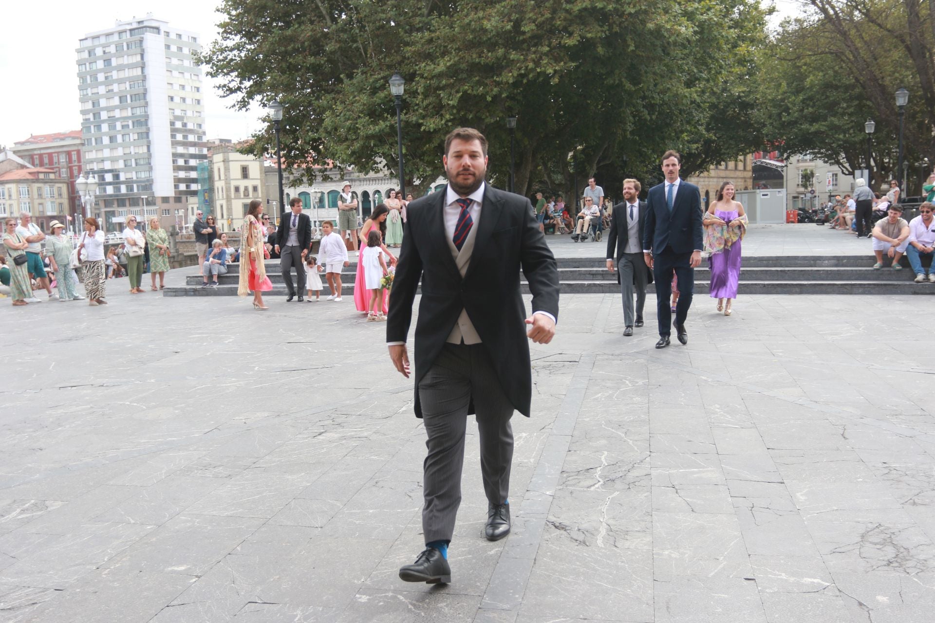 Los invitados a la boda en Gijón de Corín Castro y Javier Barreiro