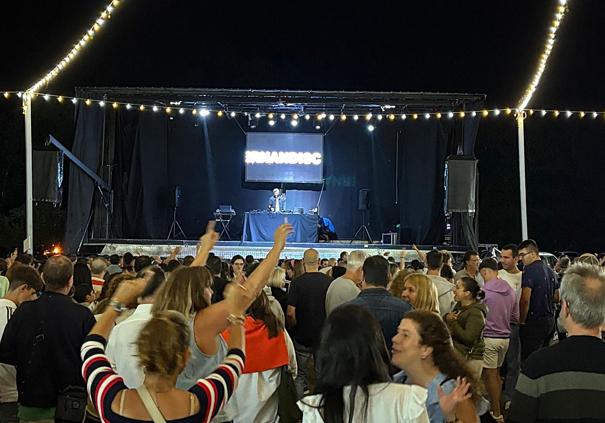 Fiesta en la localidad de Peón.