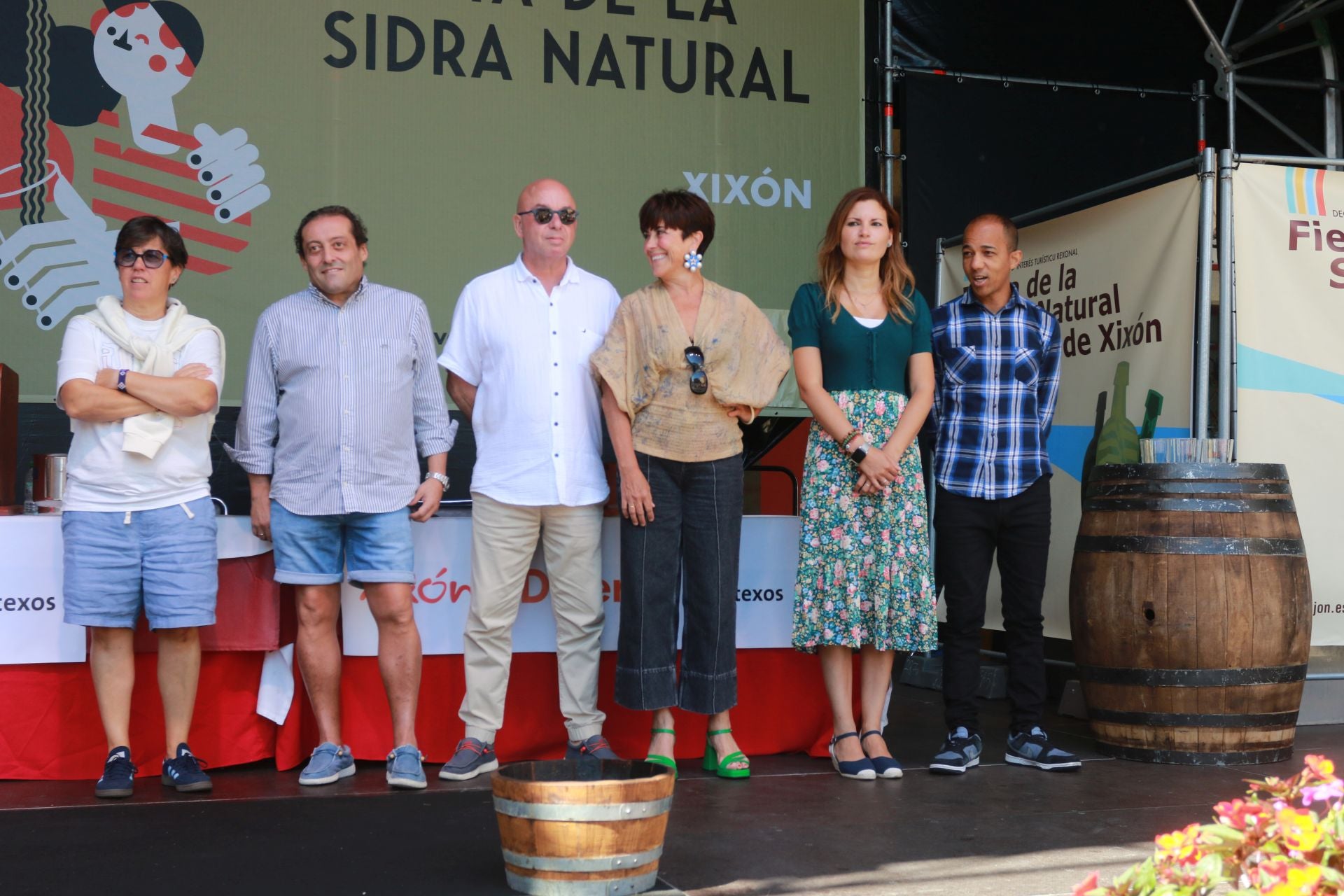 La XXXIV Fiesta de la Sidra Natural de Gijón se despide entre galardones y multitudes