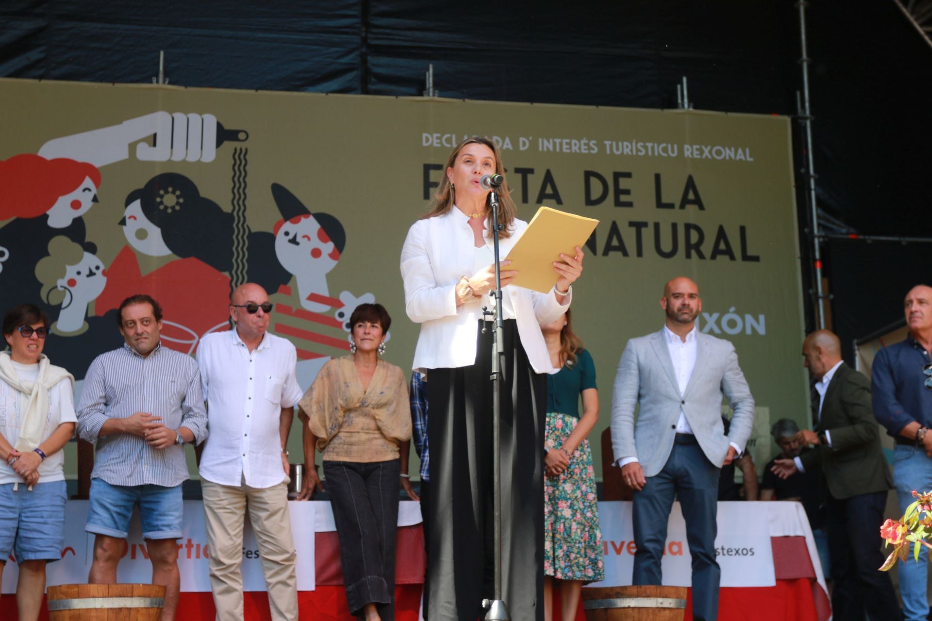 La XXXIV Fiesta de la Sidra Natural de Gijón se despide entre galardones y multitudes