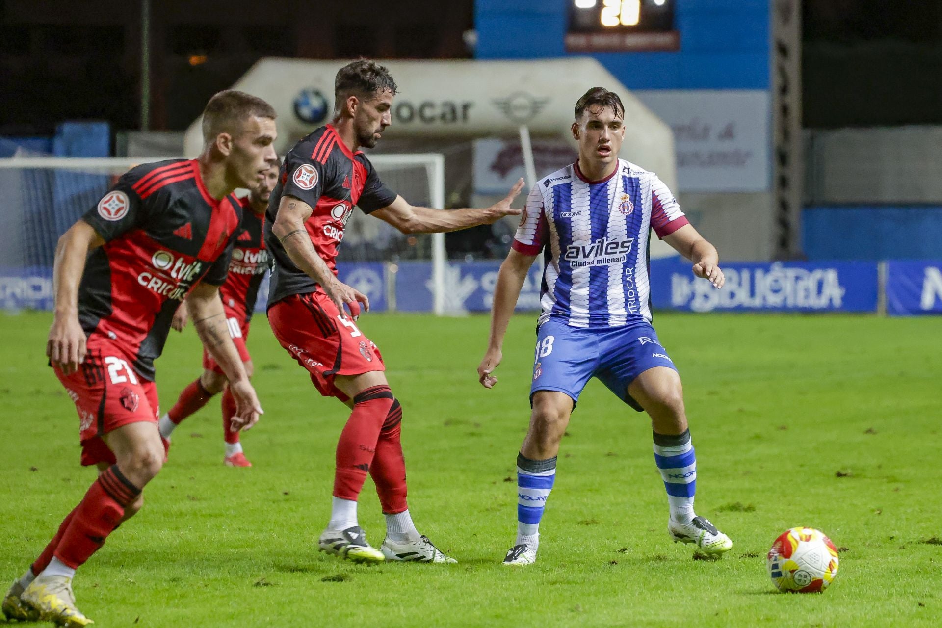 Las mejores jugadas del Real Avilés - Ponferradina en imágenes