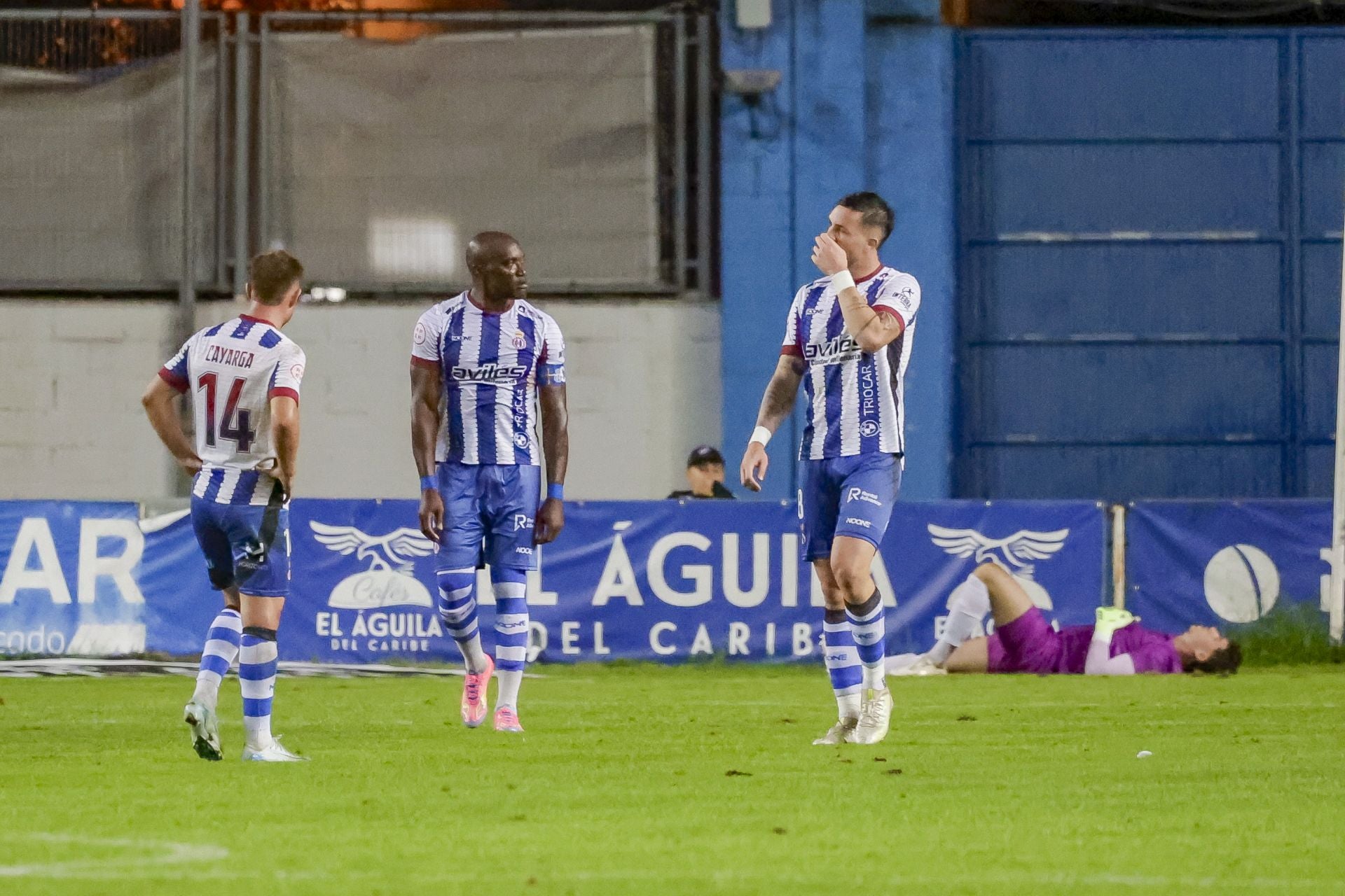 Las mejores jugadas del Real Avilés - Ponferradina en imágenes
