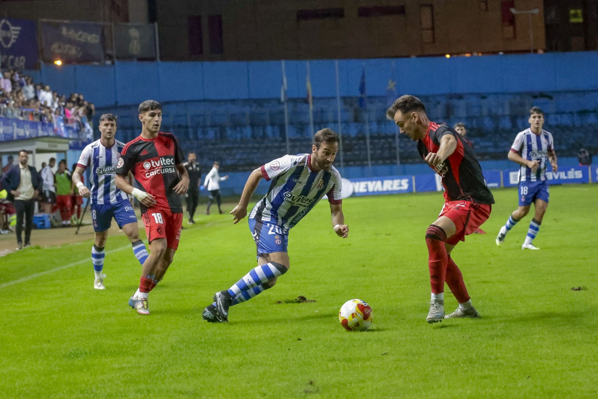 Las mejores jugadas del Real Avilés - Ponferradina en imágenes