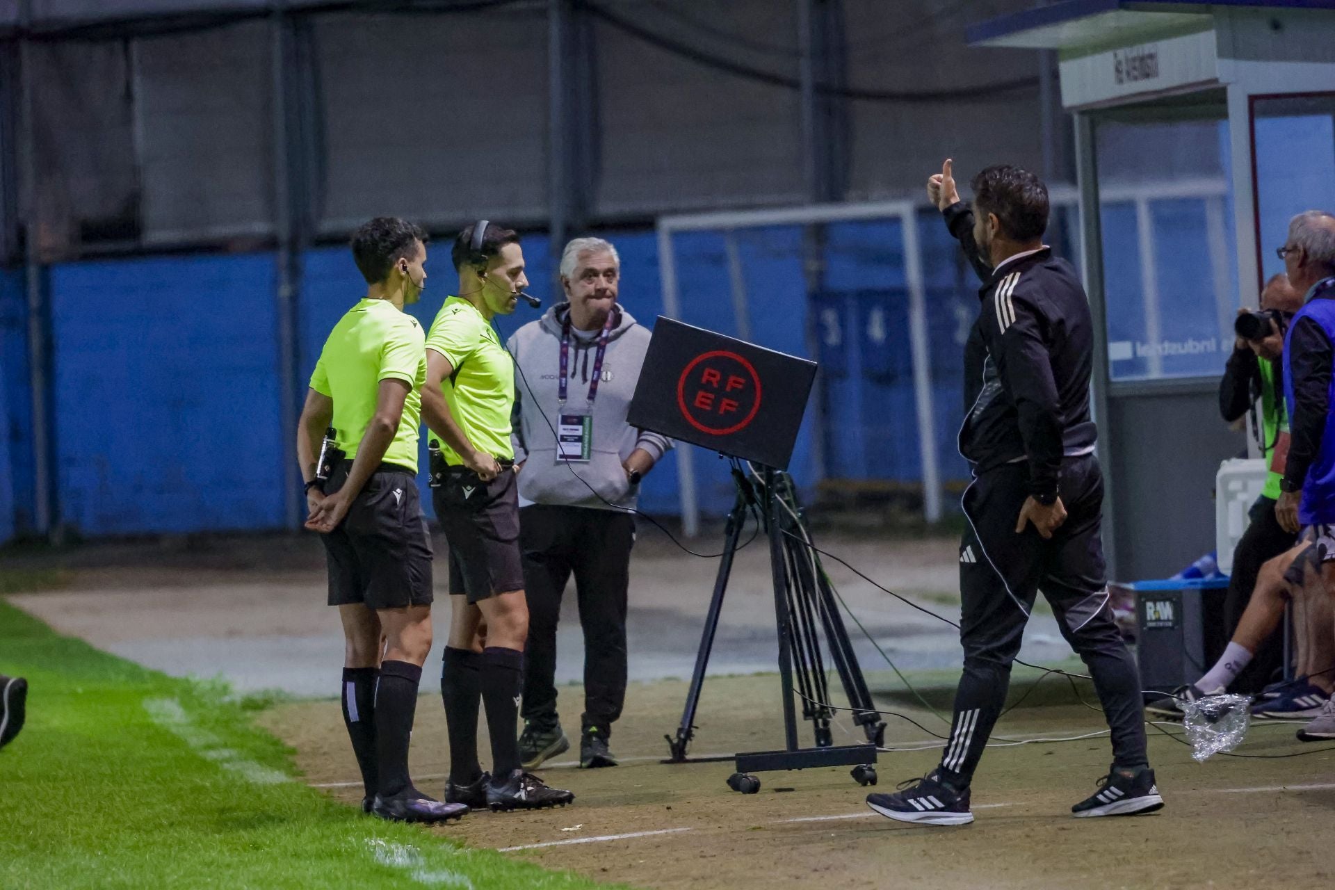 Las mejores jugadas del Real Avilés - Ponferradina en imágenes