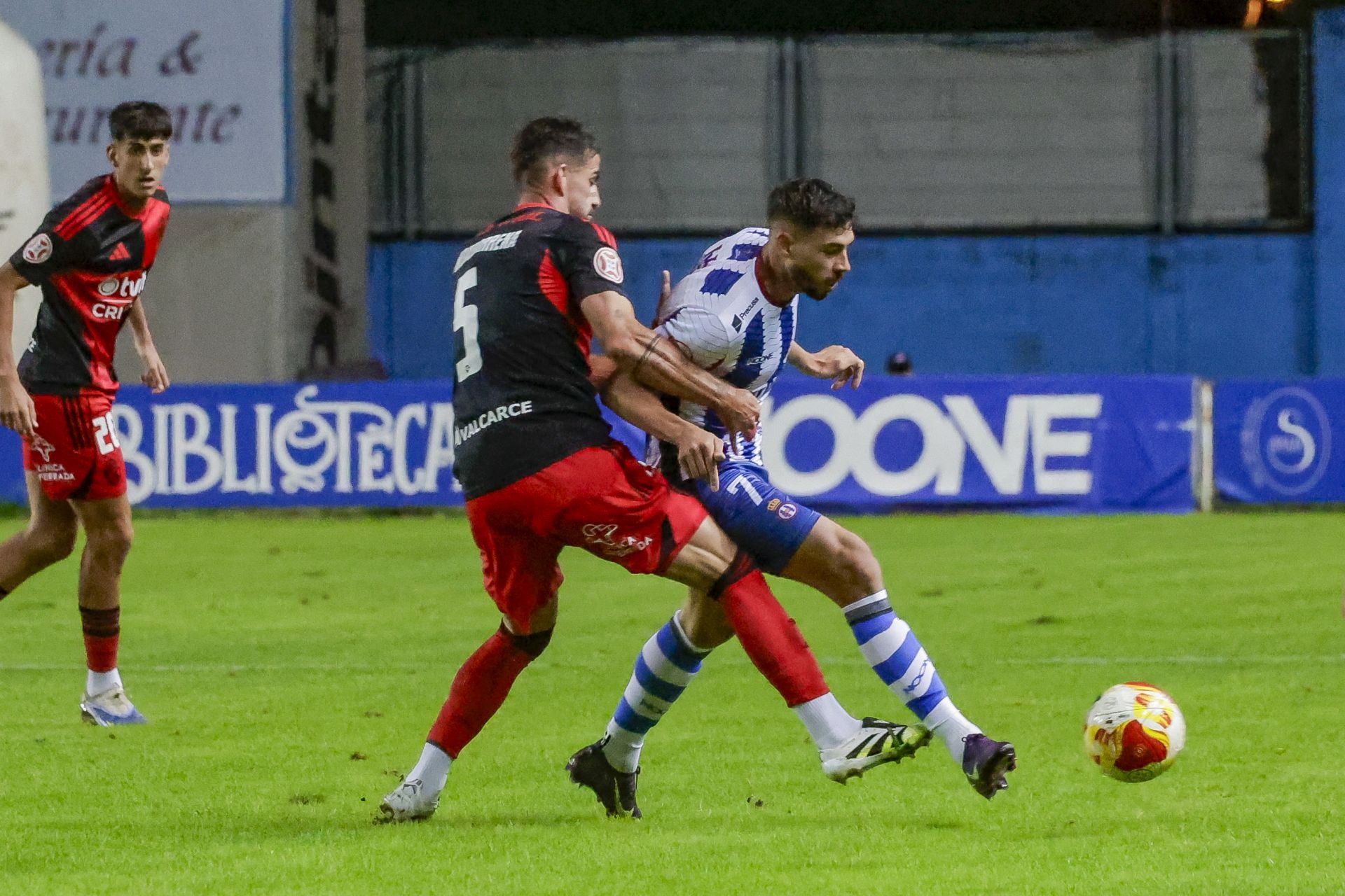 Las mejores jugadas del Real Avilés - Ponferradina en imágenes