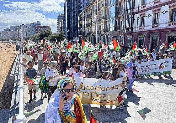 Manifestación de apoyo al pueblo saharahui, este domingo, en el Muro.