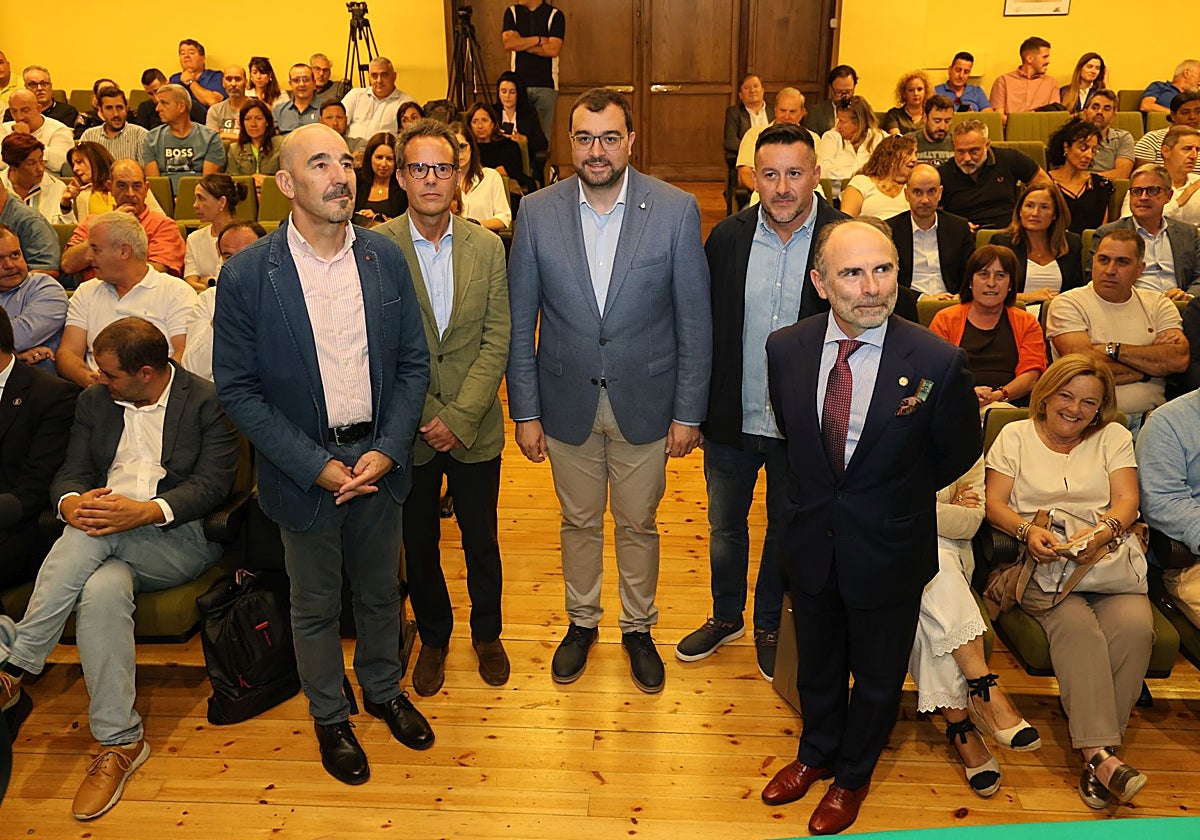 Fernando Luján, Ignacio Cuesta, Adrián Barbón, Javier Fernández Lanero e Ignacio Villaverde.