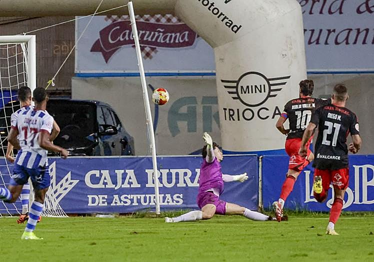 Borja Valle supera a Álvaro para hacer el 0-2.