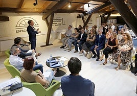 La sesión inaugural del programa Clinic Joven Emprenda se celebró este lunes en el Espacio Maqua de Avilés.