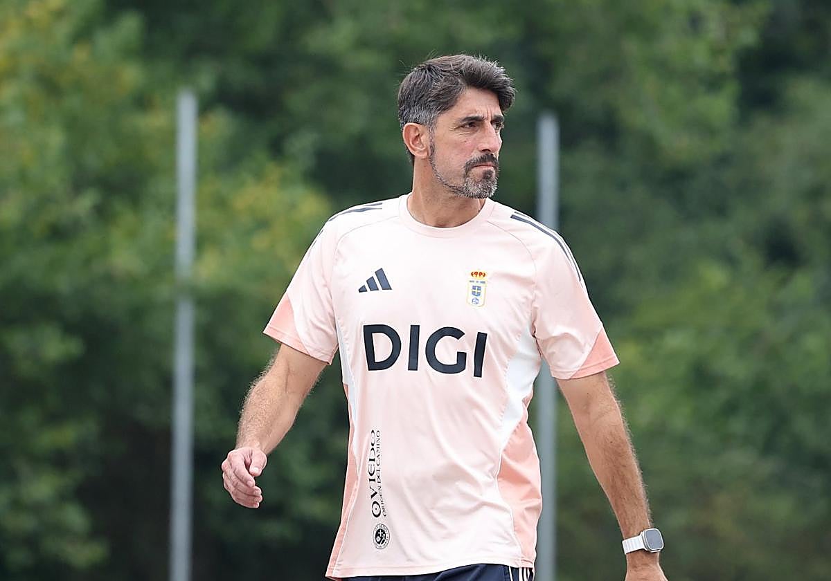 El técnico Paunovic.