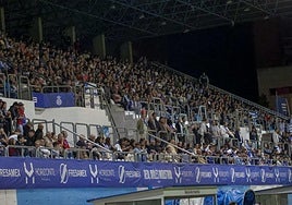 Aspecto de la grada de Juan Ochoa durante el primer partido de Liga frente a la Ponferradina, con un 79% de ocupación del estadio.