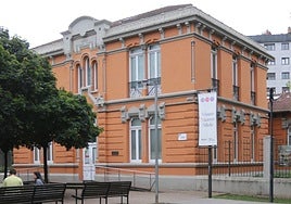 Aspecto exterior del Museo Nicanor Piñole, sito en la gijonesa Plaza Europa.