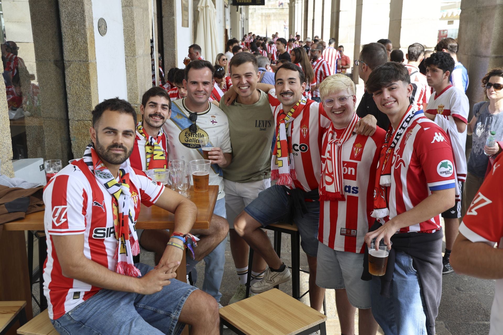 La &#039;mareona&#039; conquista La Coruña ¿Estuviste? ¡Búscate!