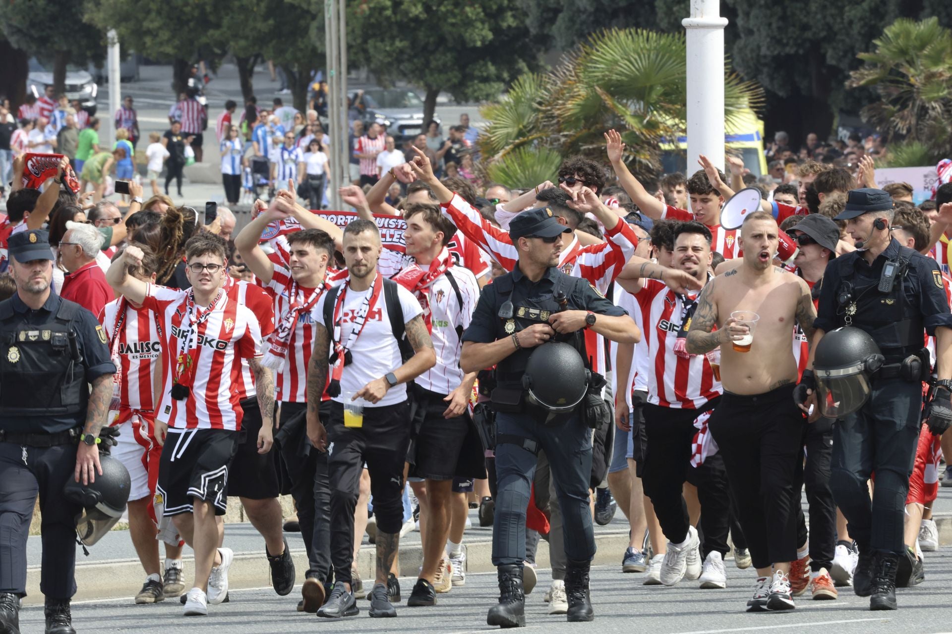 La &#039;mareona&#039; conquista La Coruña ¿Estuviste? ¡Búscate!