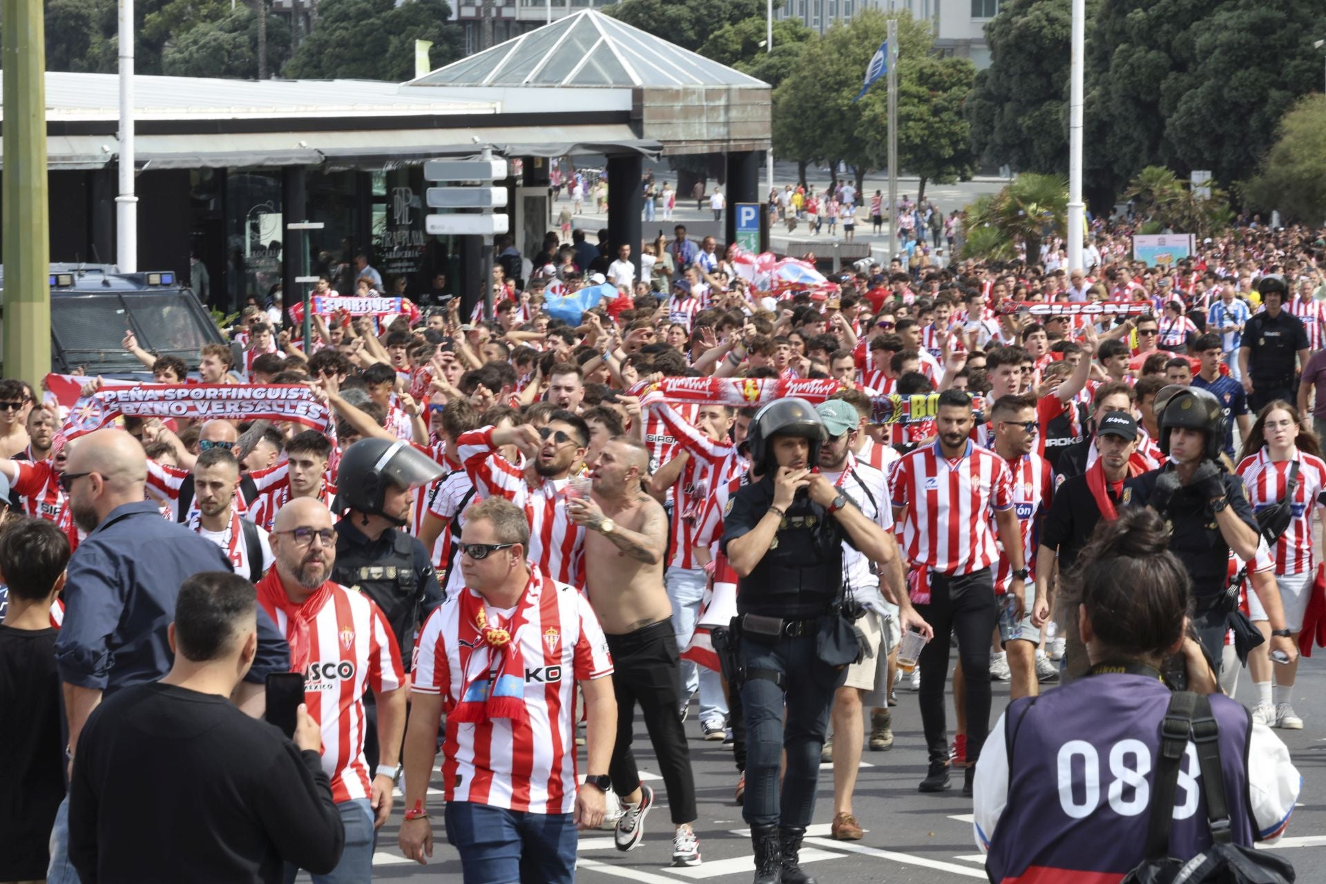 La &#039;mareona&#039; conquista La Coruña ¿Estuviste? ¡Búscate!
