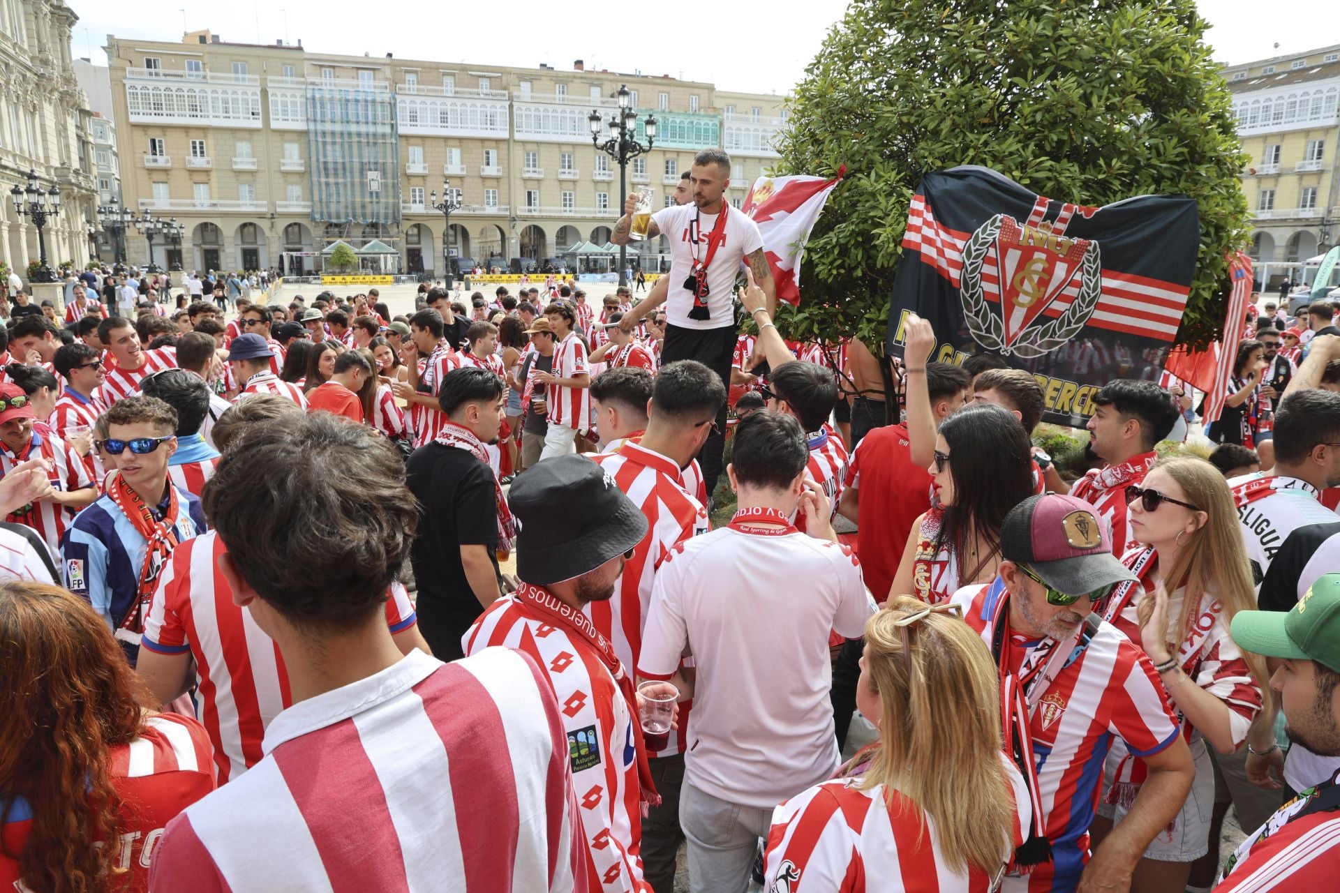 La &#039;mareona&#039; conquista La Coruña ¿Estuviste? ¡Búscate!