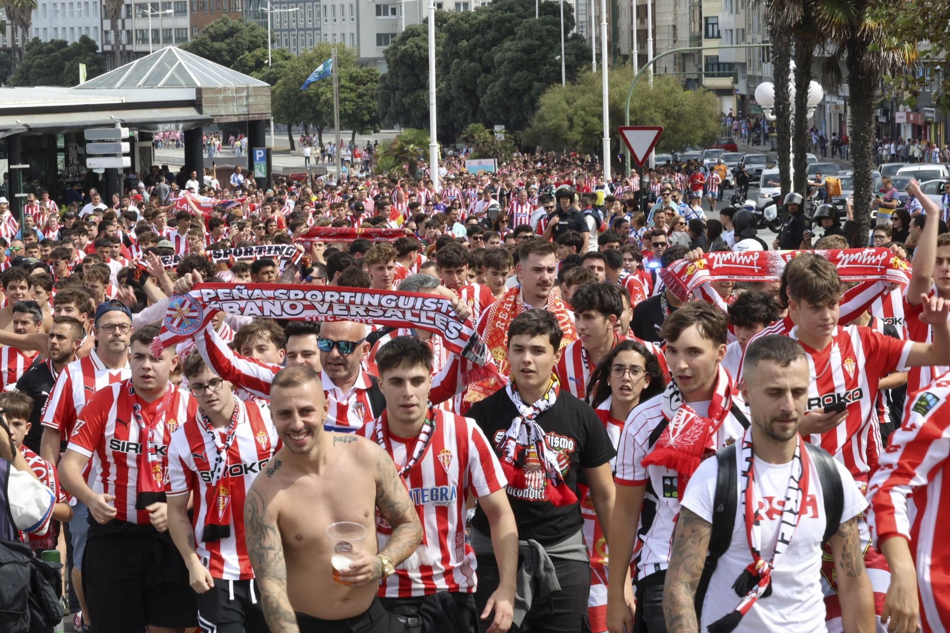 La &#039;mareona&#039; conquista La Coruña ¿Estuviste? ¡Búscate!