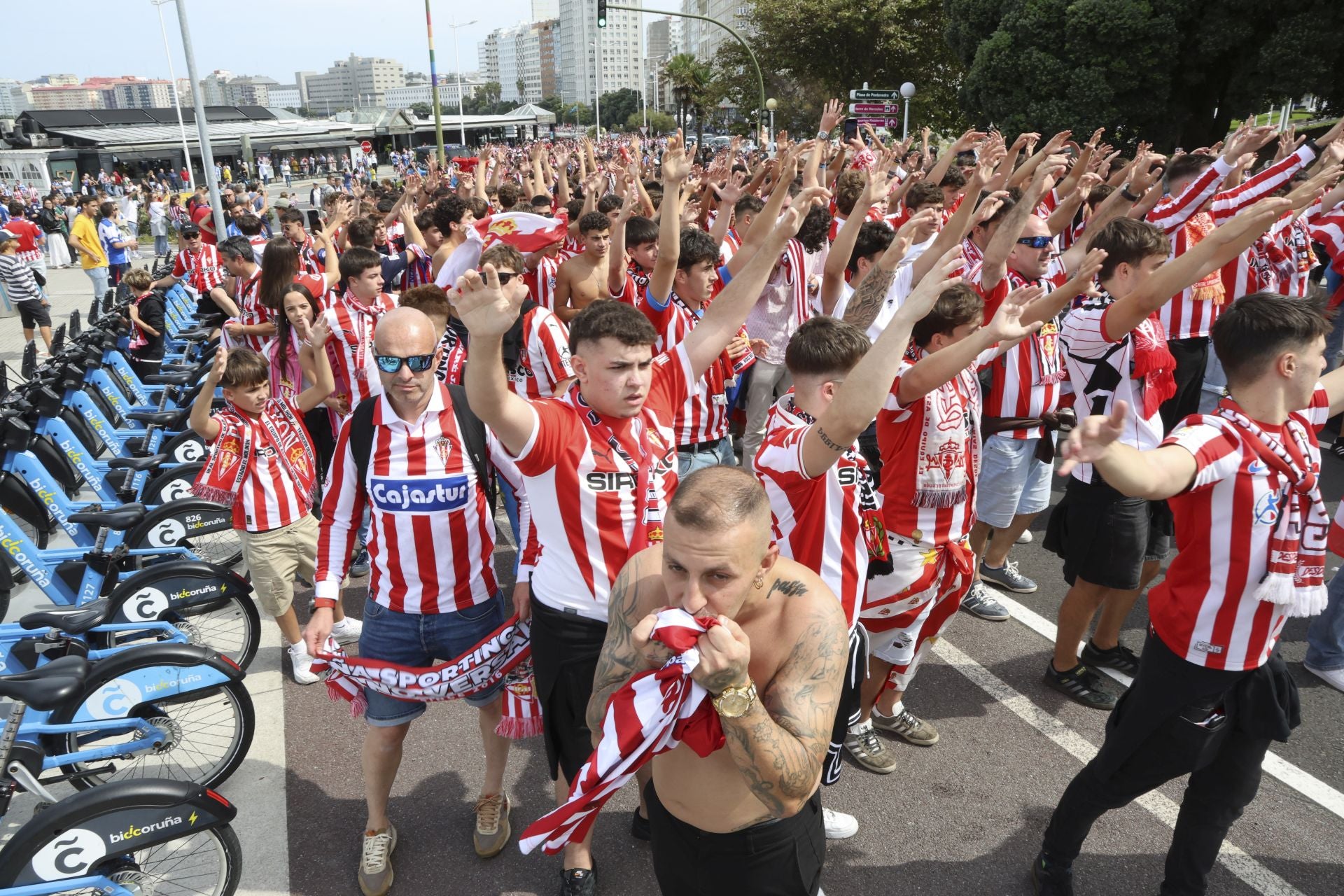 La &#039;mareona&#039; conquista La Coruña ¿Estuviste? ¡Búscate!