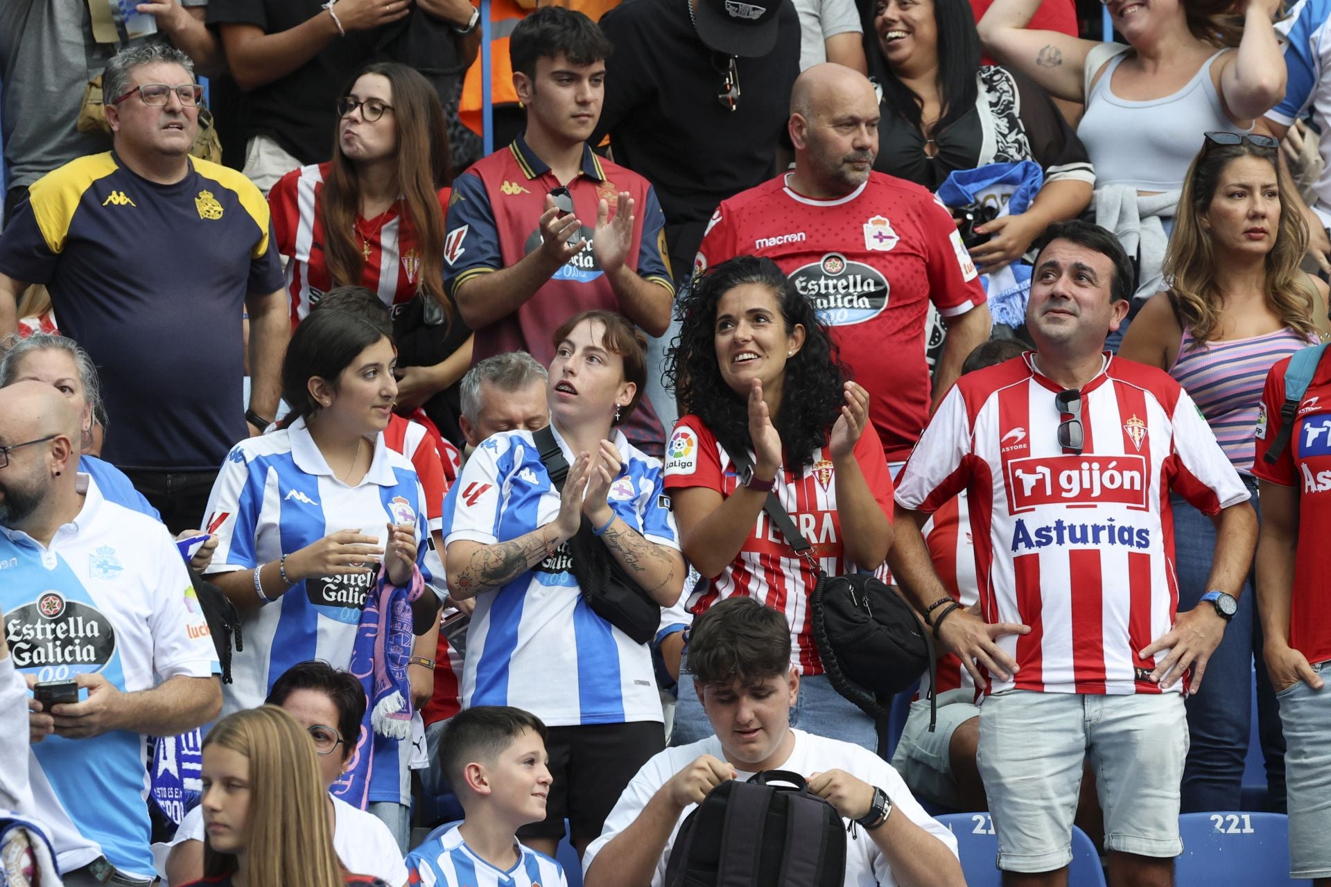 La &#039;mareona&#039; conquista La Coruña ¿Estuviste? ¡Búscate!