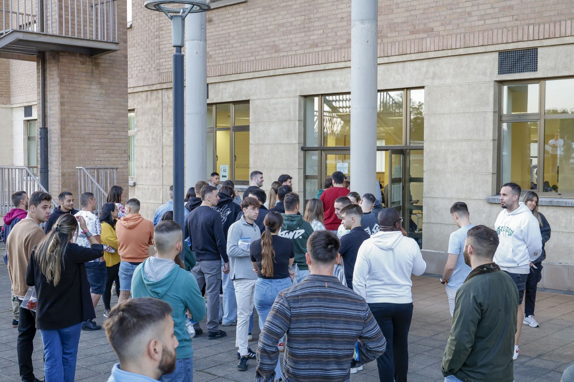 Oposiciones a la Guardia Civil en Asturias: más de 600 aspirantes se examinan para acceder al cuerpo