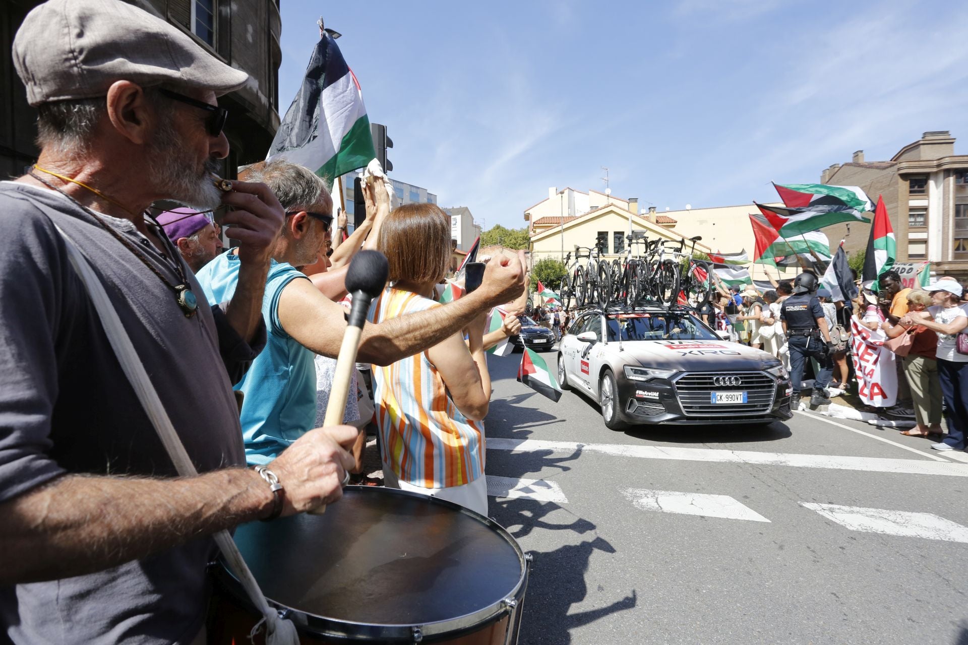 Nuevas protestas en Avilés a favor de Palestina en la demicuarta etapa de La Vuelta
