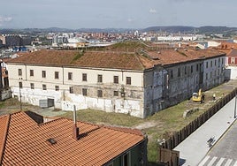 Vista del edificio de Tabacalera en 2016 antes del inicio de las obras de consolidación.