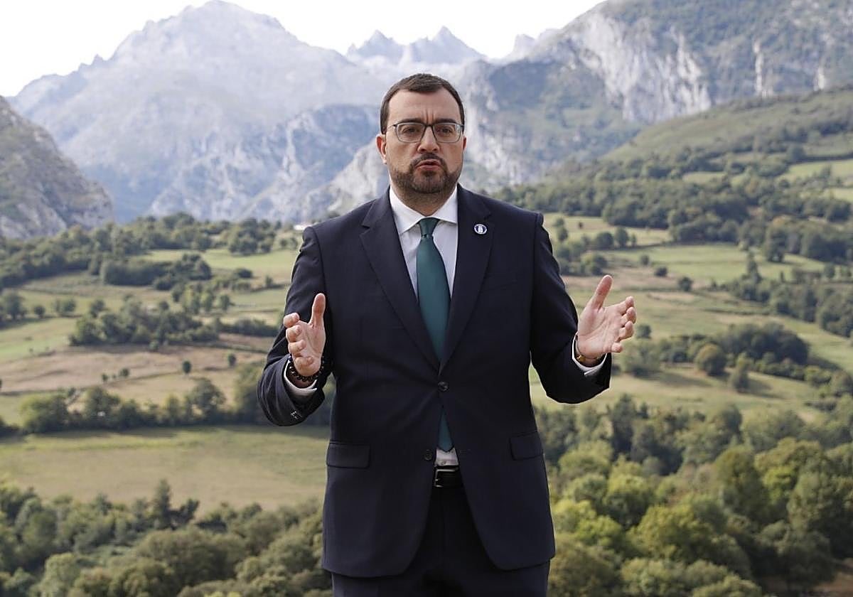 El presidente del Principado eligió Póo de Cabrales para grabar el vídeo institucional del Día de Asturias.