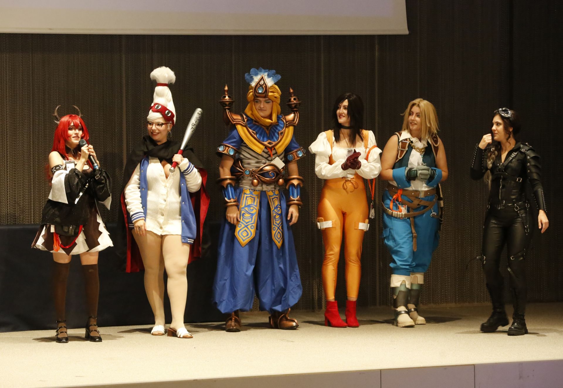 La Cometcon celebra su último día en Gijón