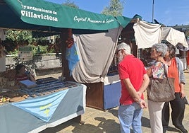 El Mercáu Tradicional del Festival Internacional de la Gaita (FIG) de Villaviciosa, en el parque del Pelambre.