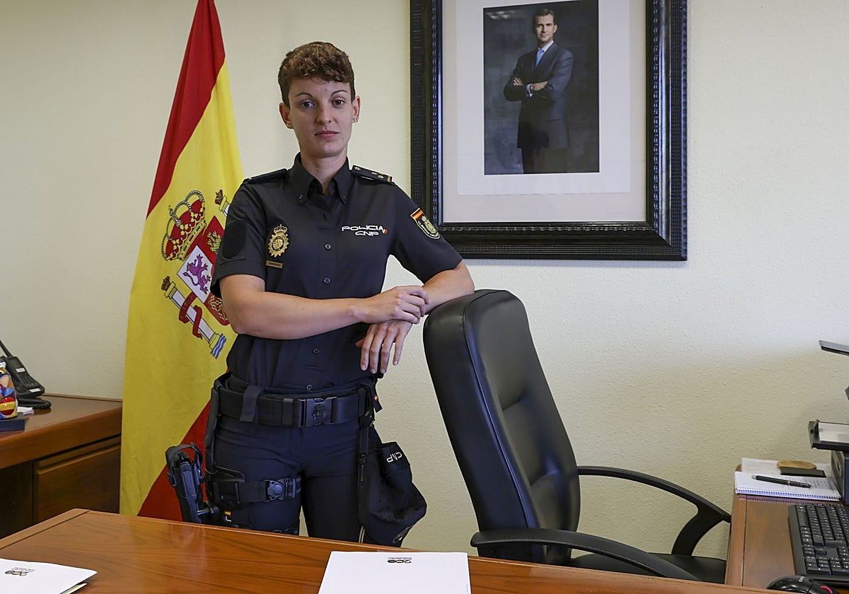 Sonia García de la Cruz, jefa de la UDEV de la Comisaría de Gijón.