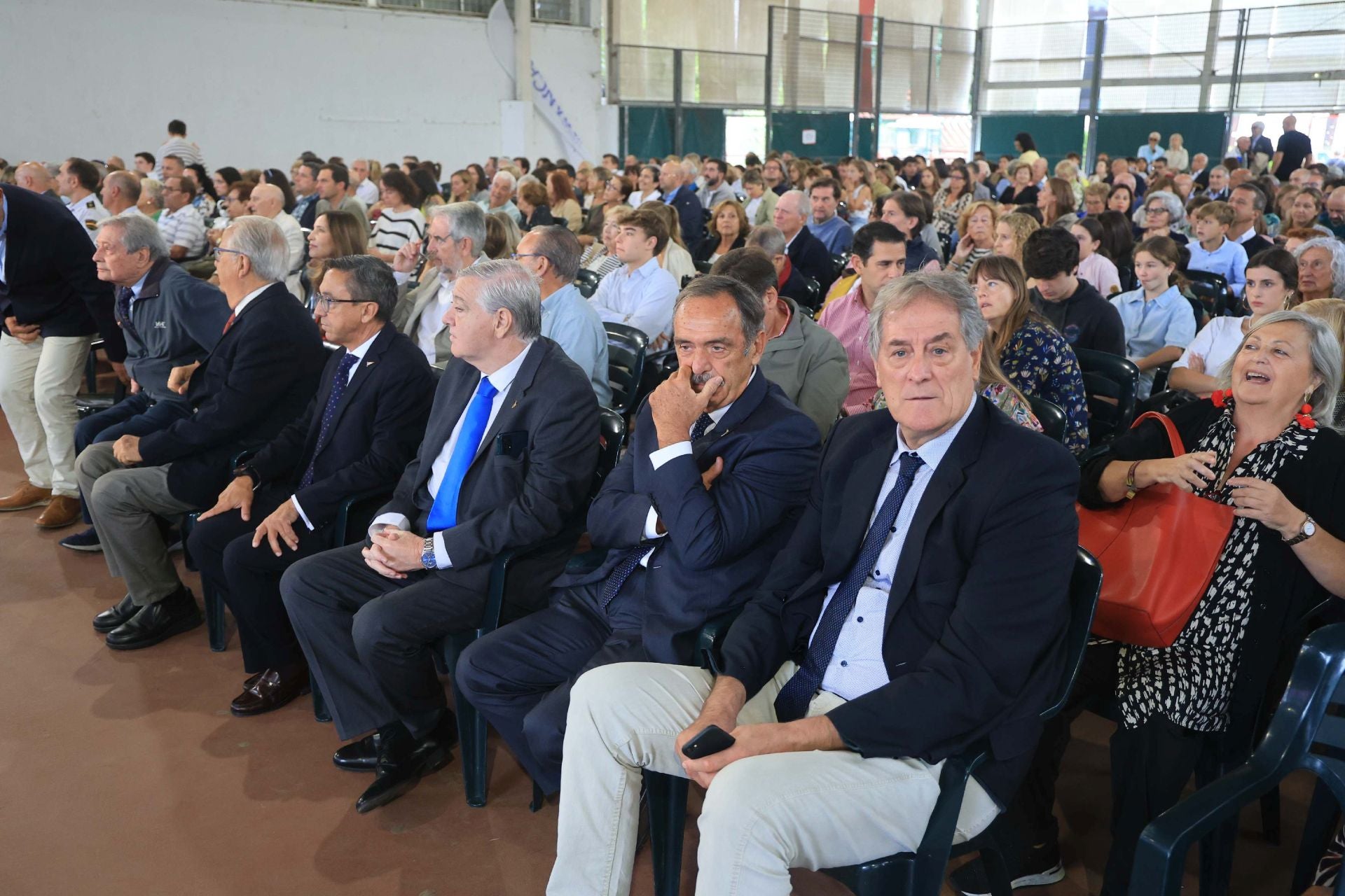 El Grupo Covadonga homenajea a 143 socios para celebrar el Día de Asturias