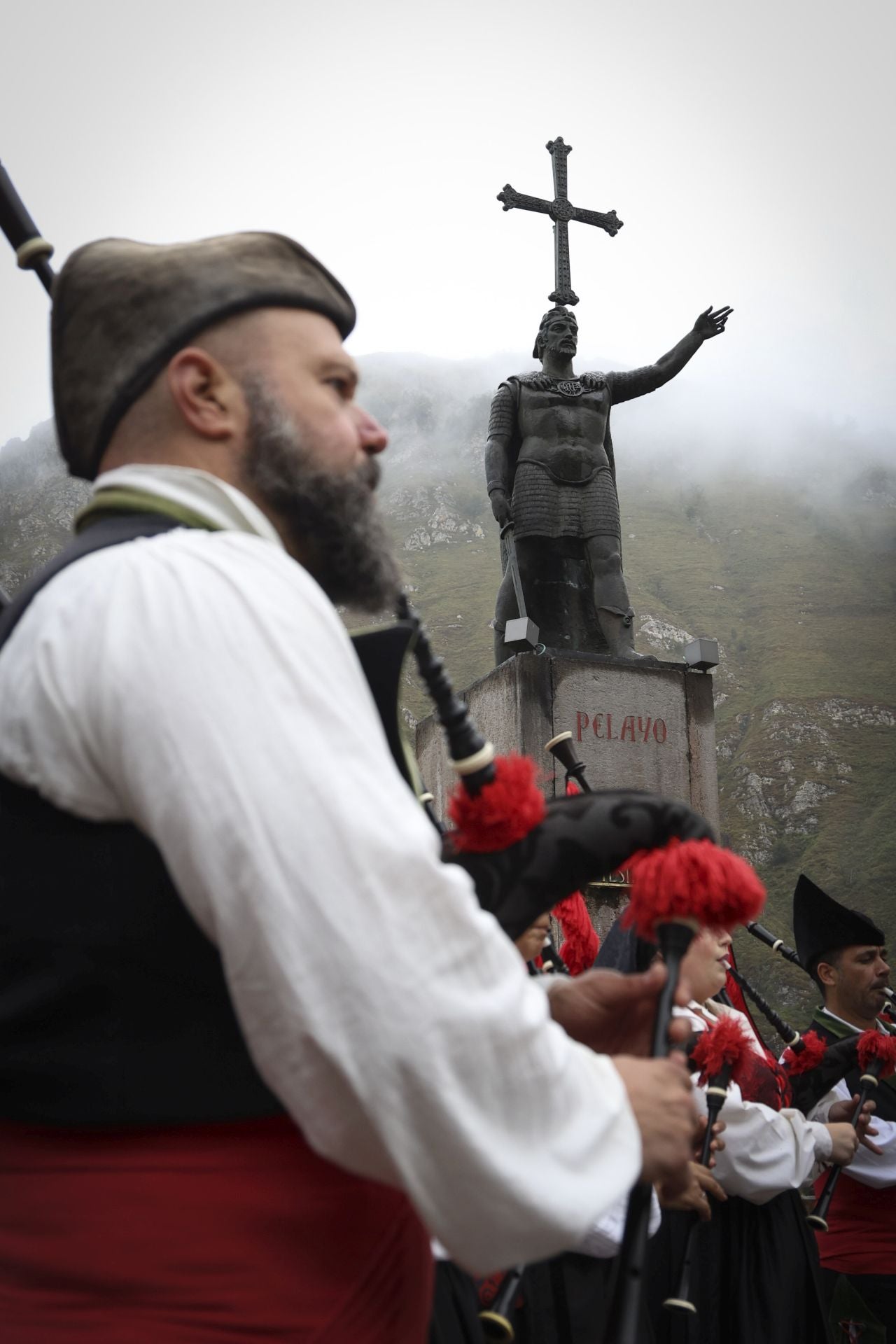 La misa en Covadonga por el Día de la Santina, en imágenes