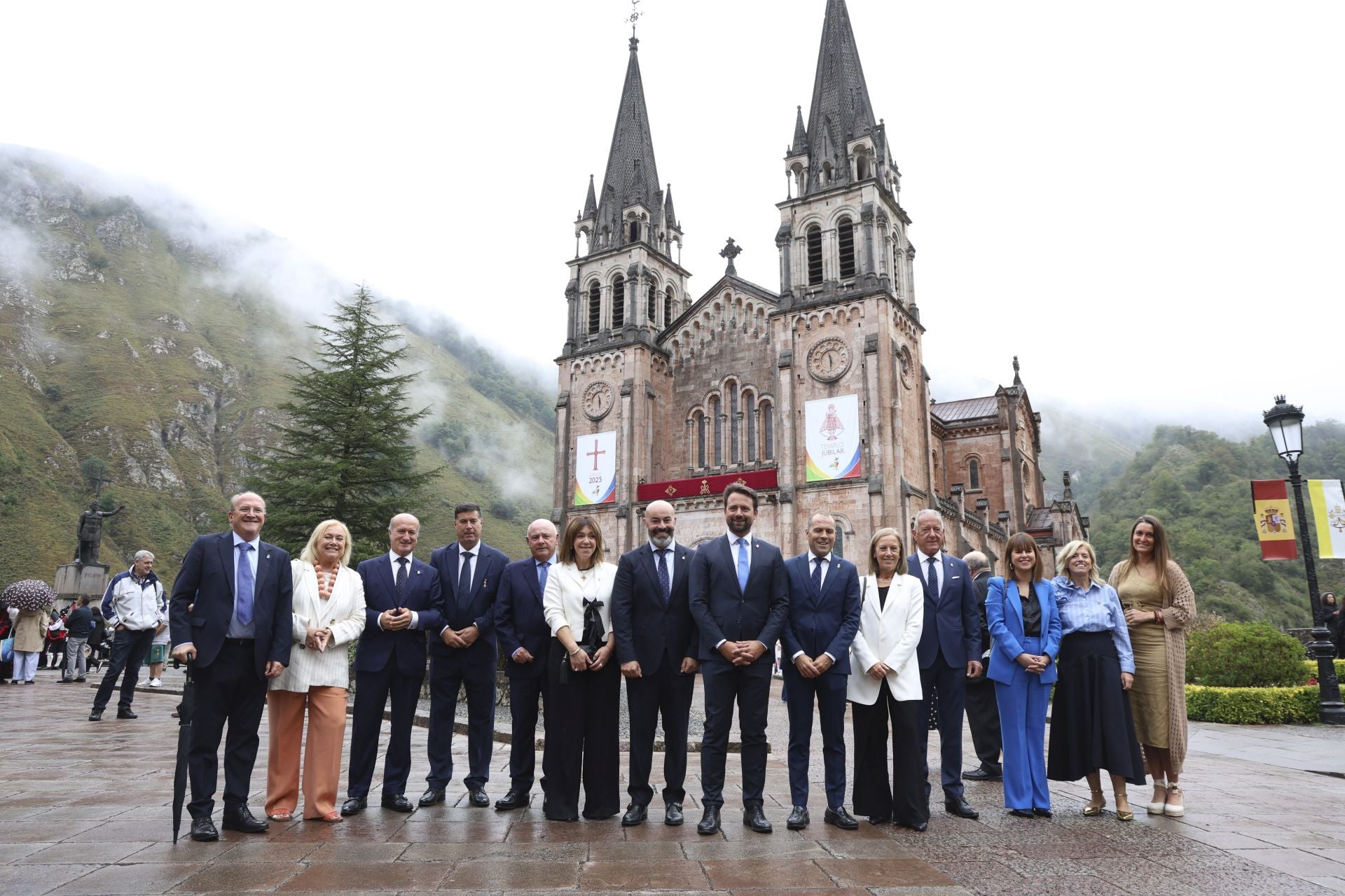La misa en Covadonga por el Día de la Santina, en imágenes