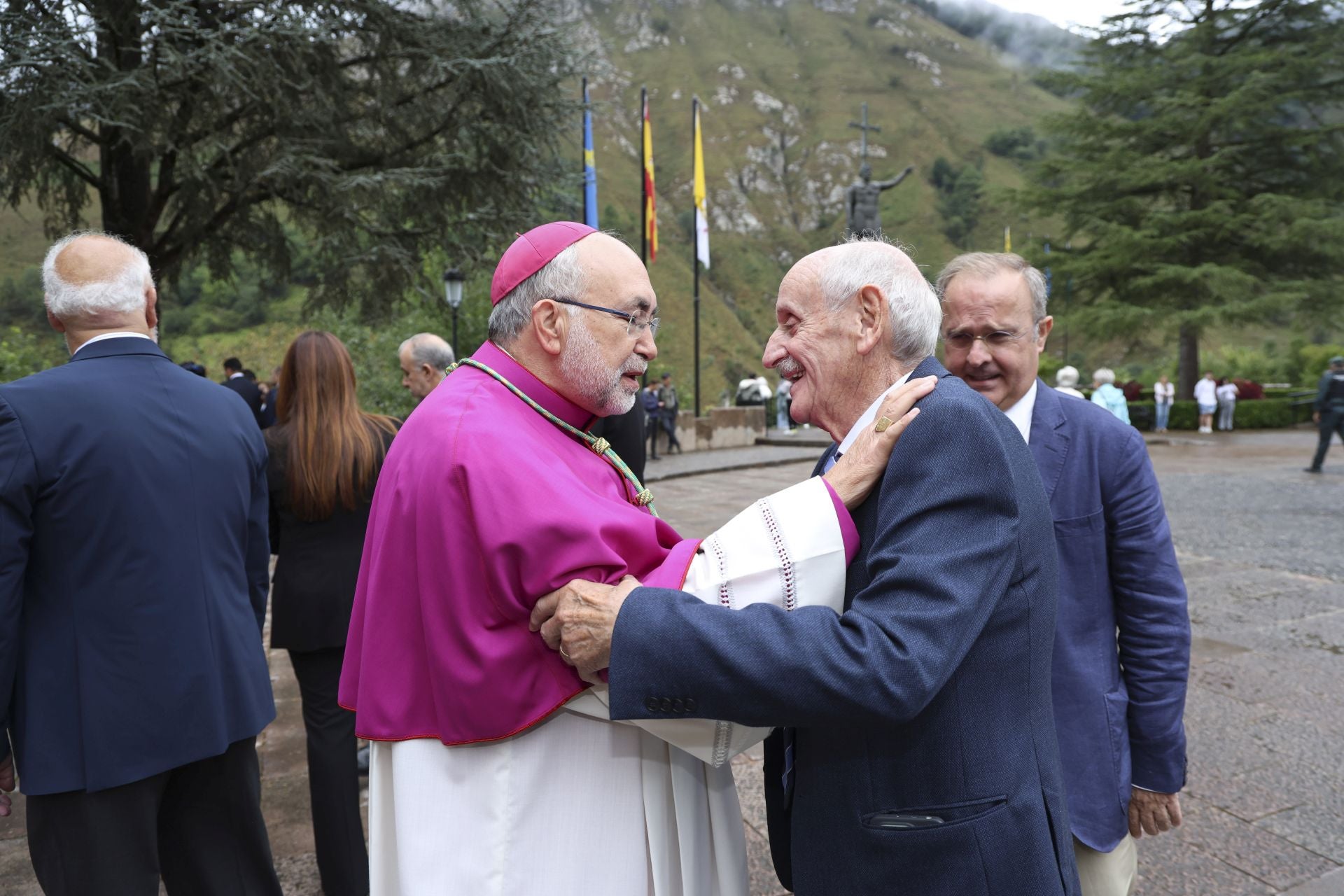 La misa en Covadonga por el Día de la Santina, en imágenes