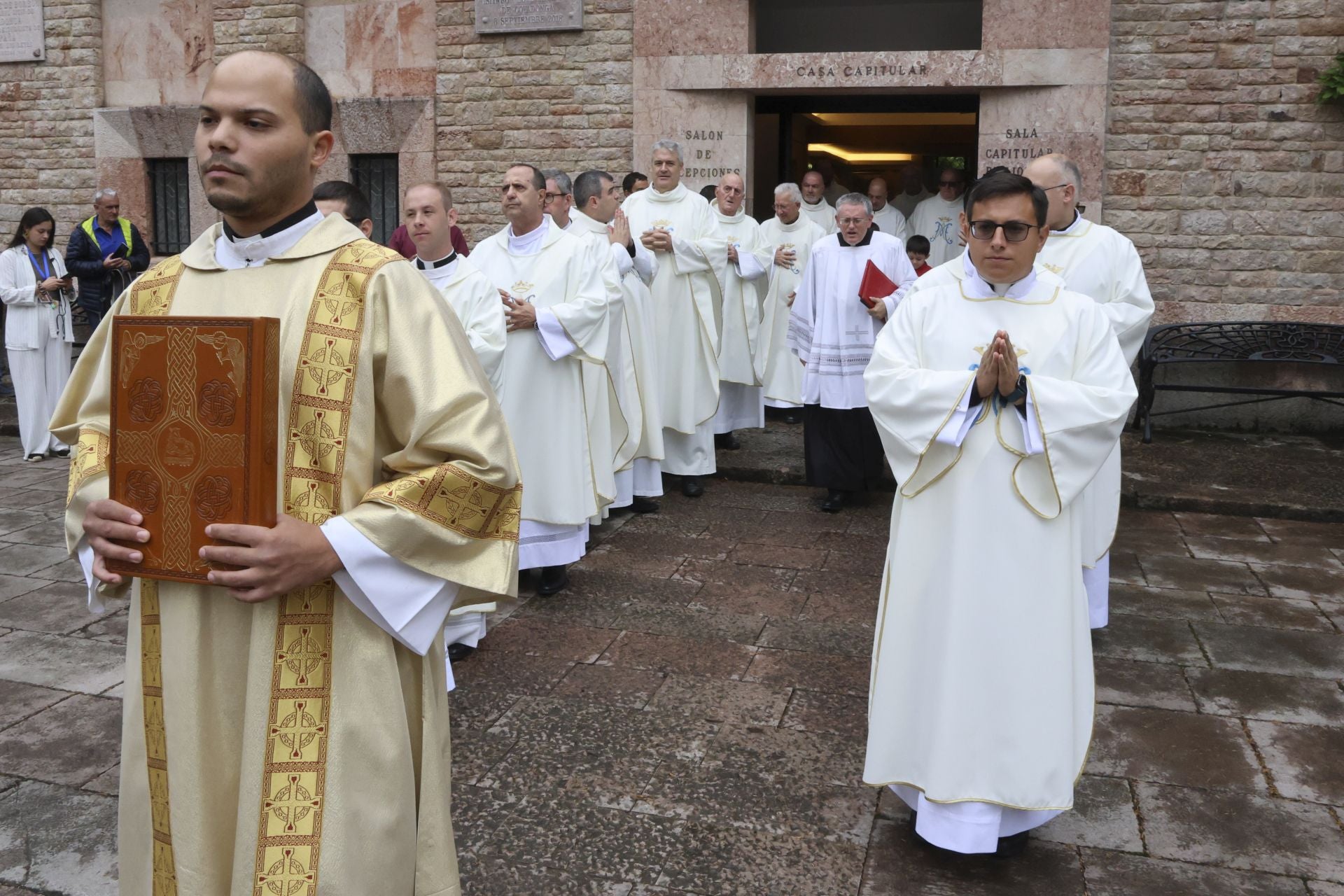 La misa en Covadonga por el Día de la Santina, en imágenes