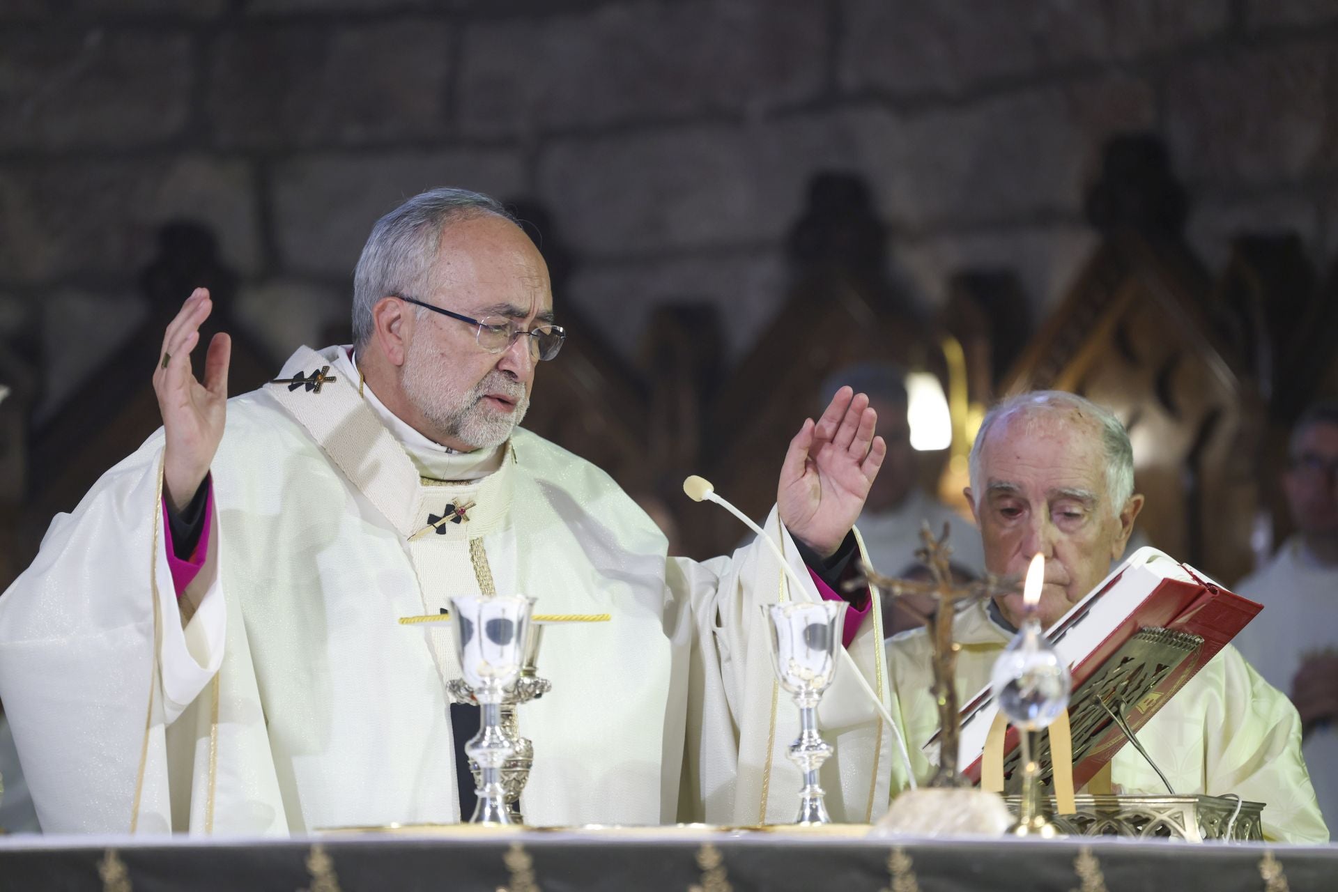 La misa en Covadonga por el Día de la Santina, en imágenes