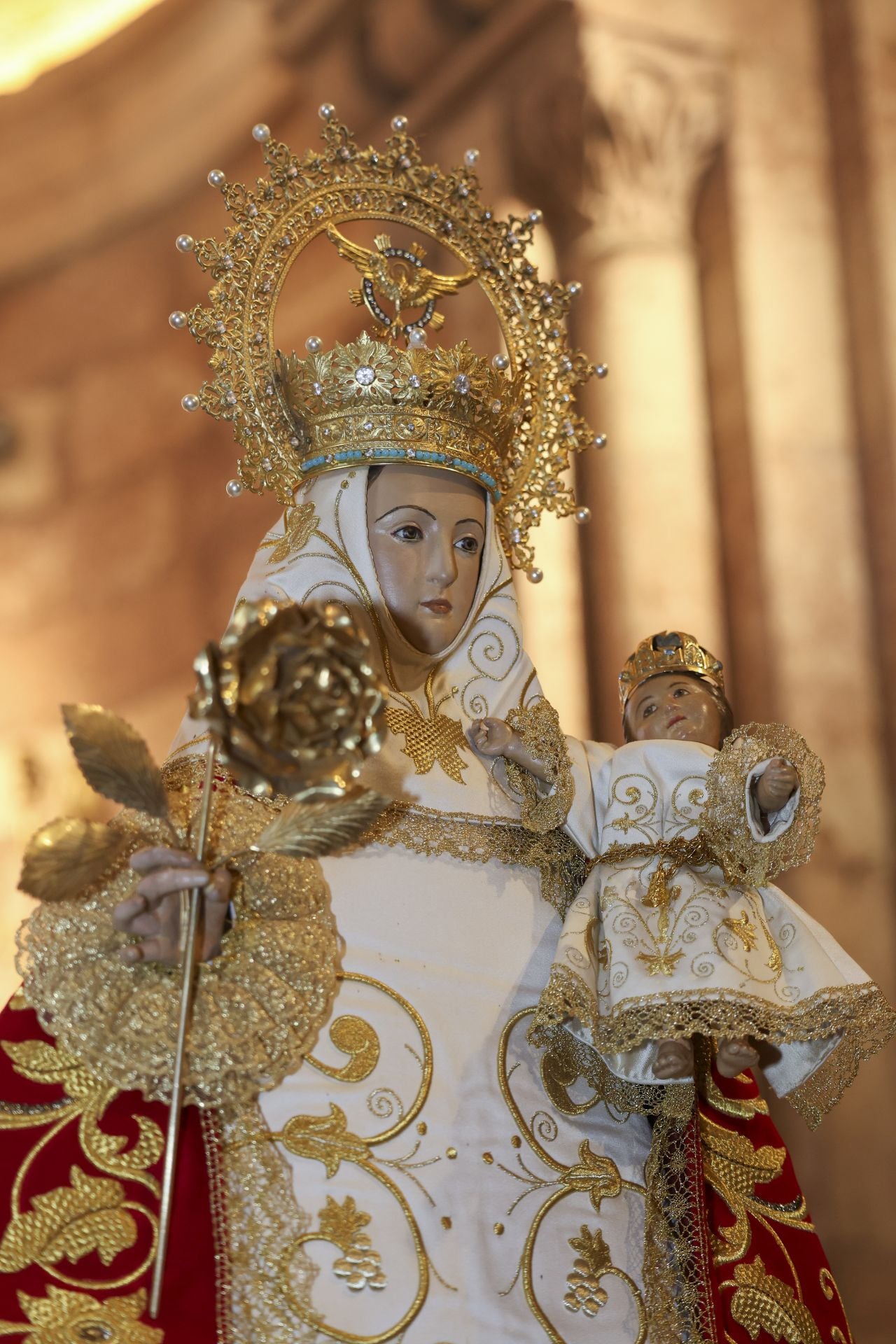 La misa en Covadonga por el Día de la Santina, en imágenes