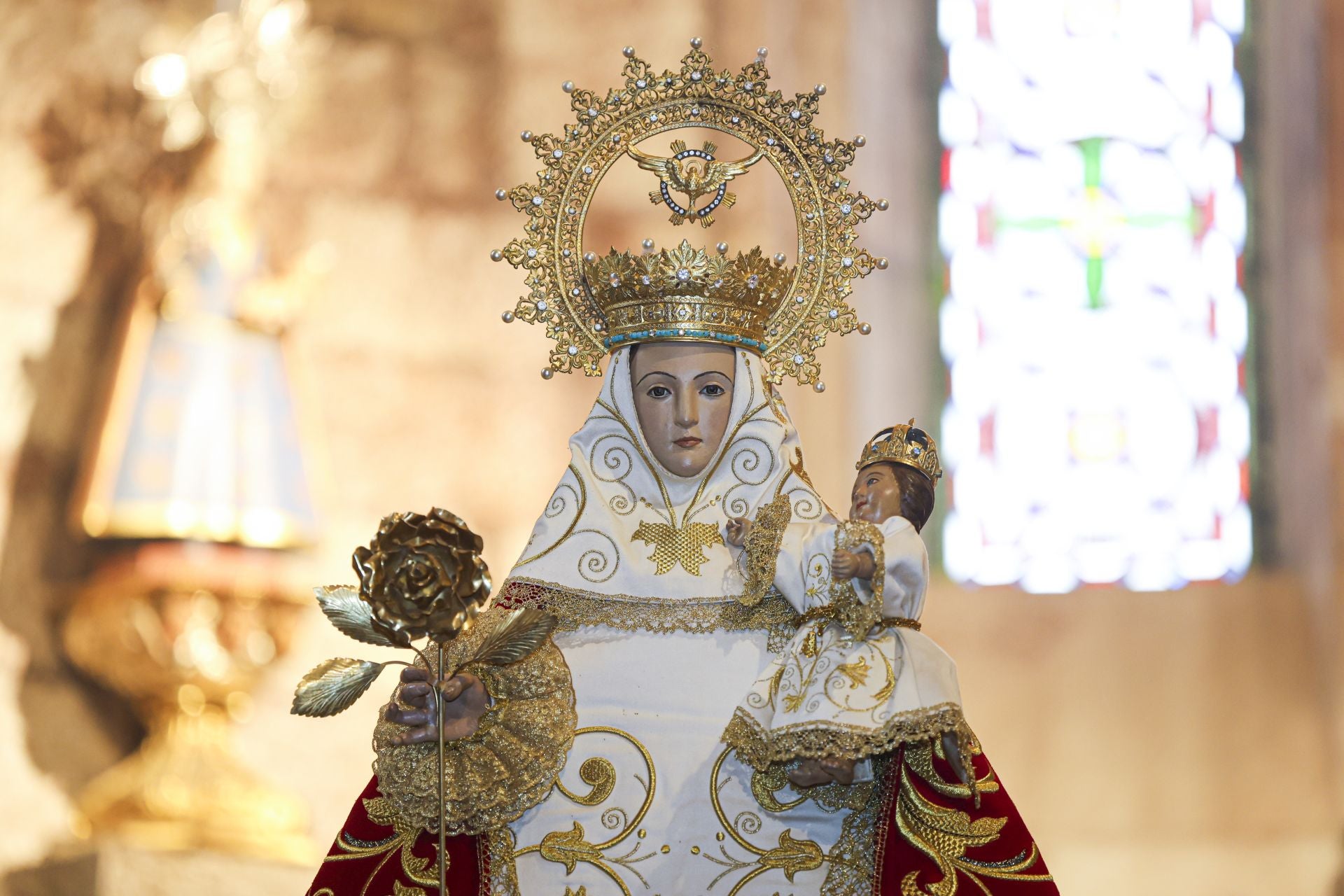 La misa en Covadonga por el Día de la Santina, en imágenes
