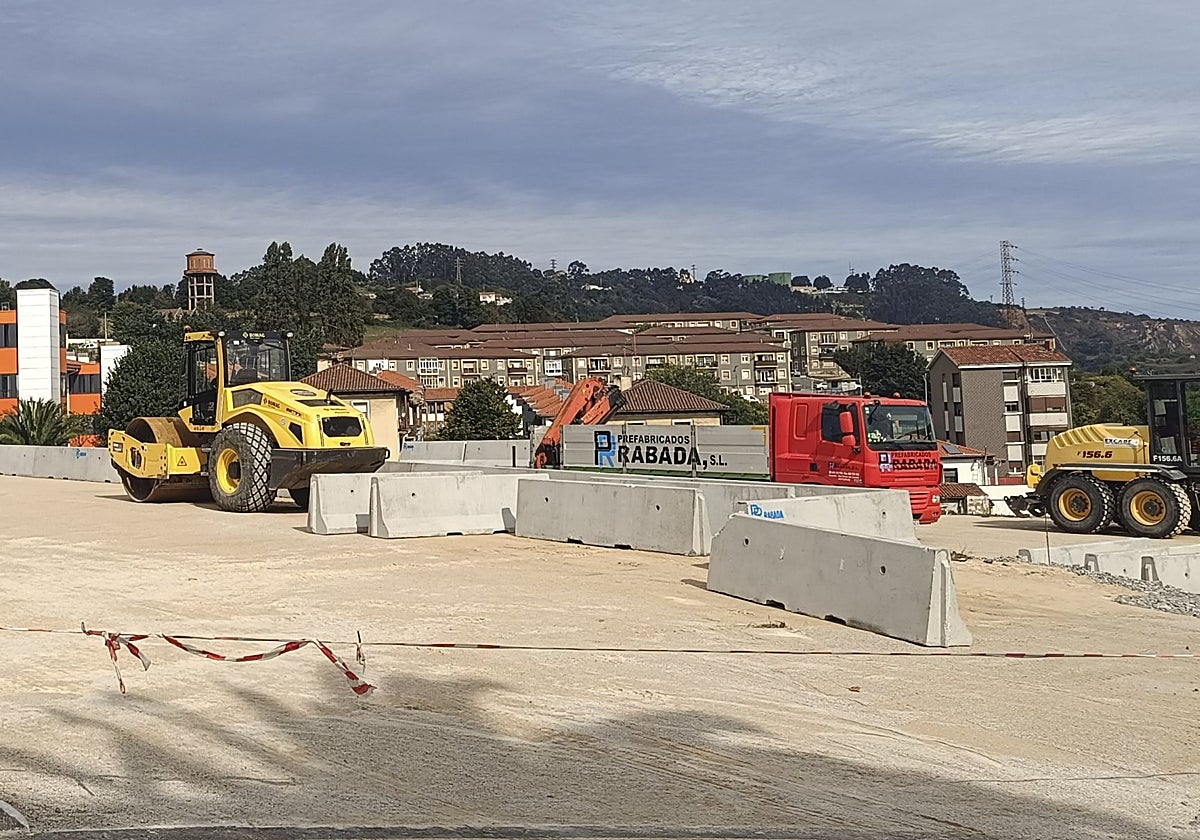 Trabajos para la ampliación del aparcamiento del Hospital de Jove.