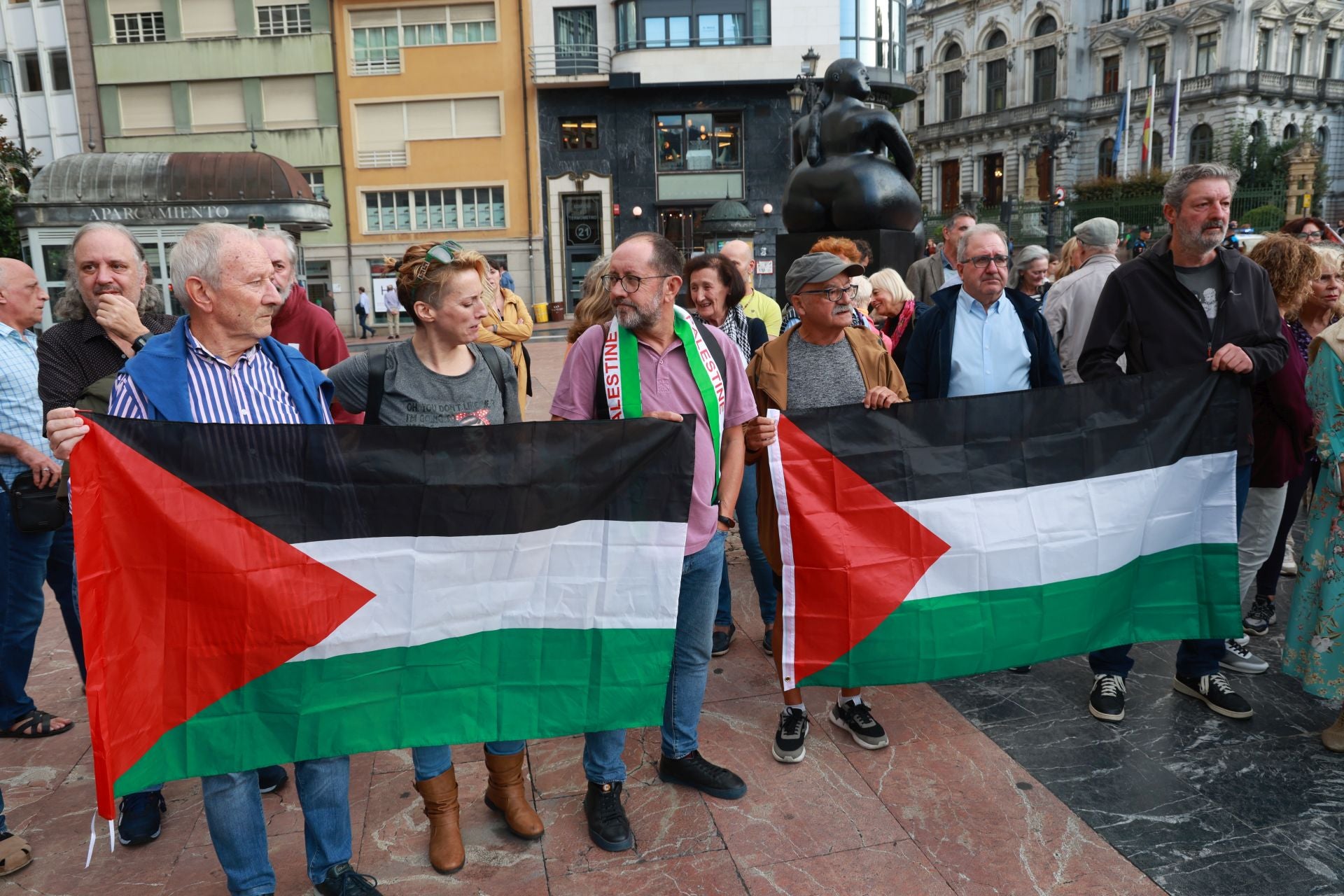 Los periodistas y fotógrafos de Asturias exigen el fin de la masacre en Gaza: «No es una guerra es un genocidio»