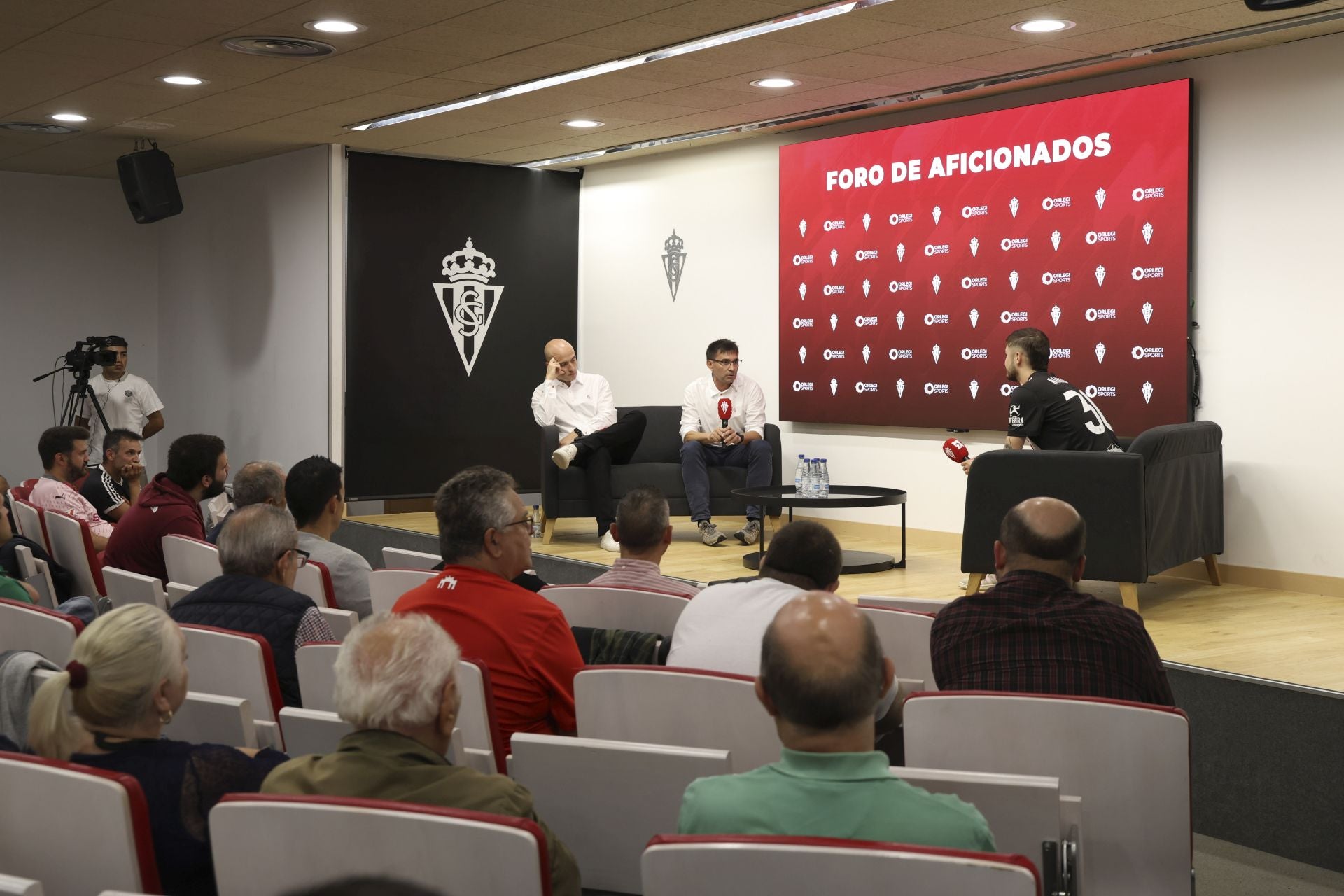 El foro de aficionados del Sporting, en imágenes