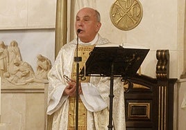 El cura Gonzalo Suárez, en Villaviciosa.